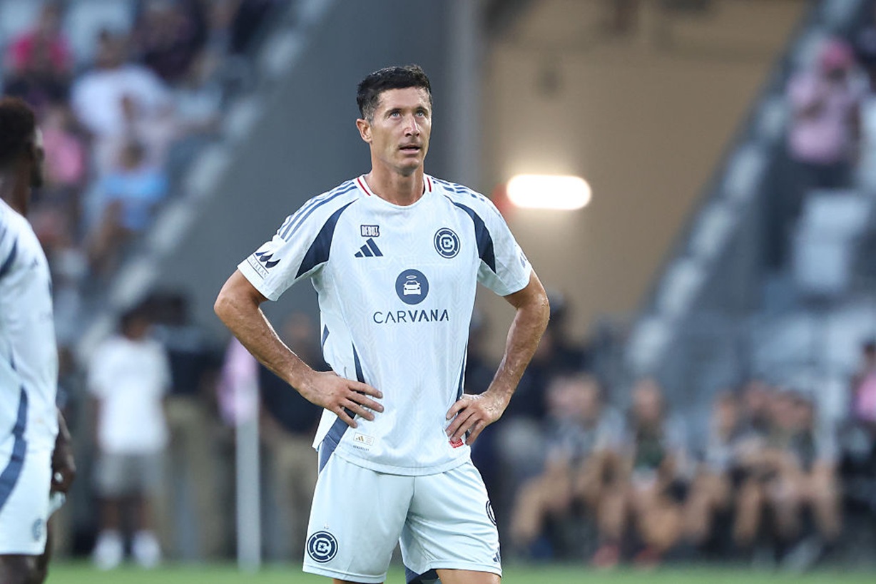 Lewandowski na ławce. Kibice wściekli