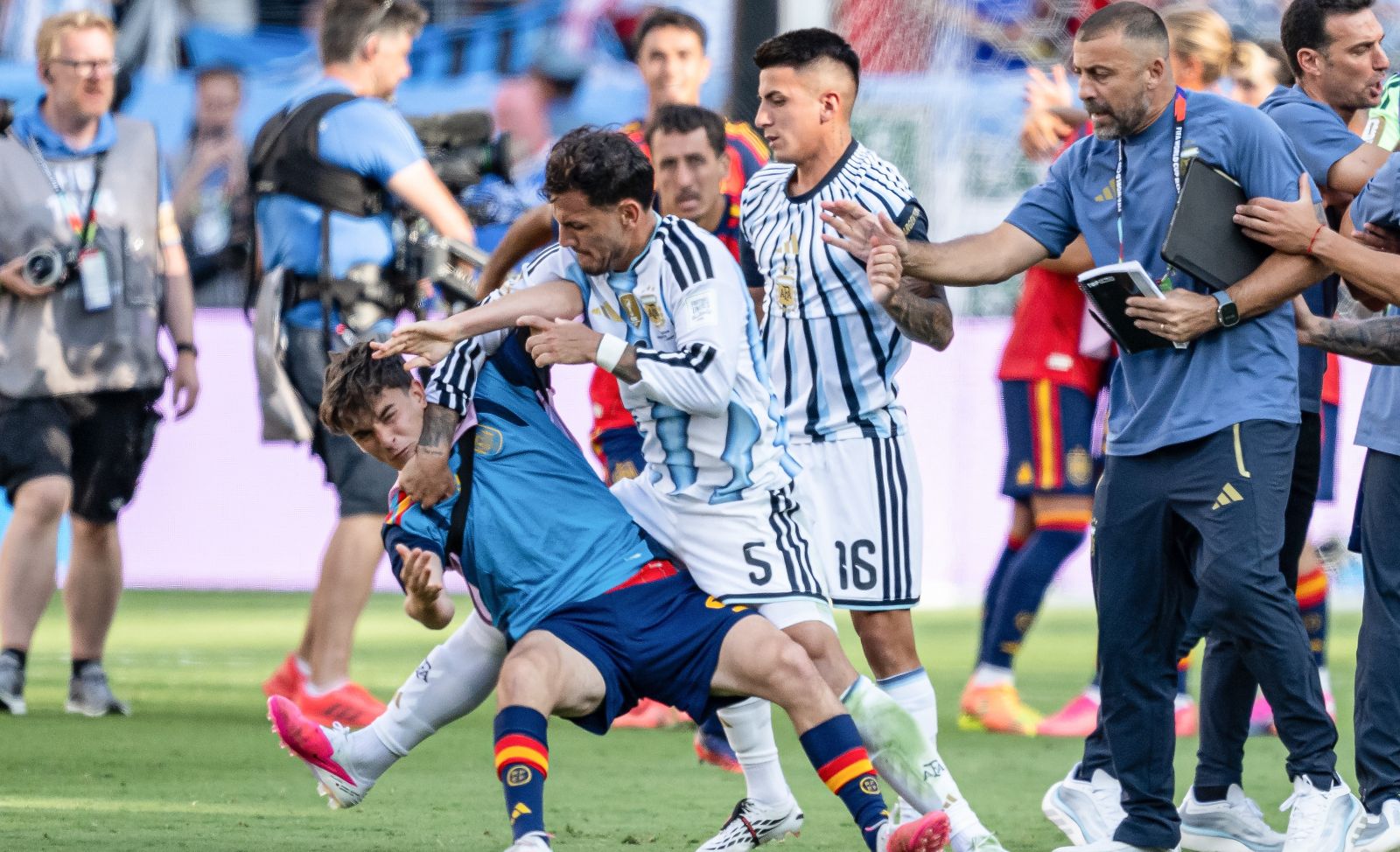 Argentyna się doigrała. FIFA wszczęła postępowanie. Także przeciwko... Hiszpanowi