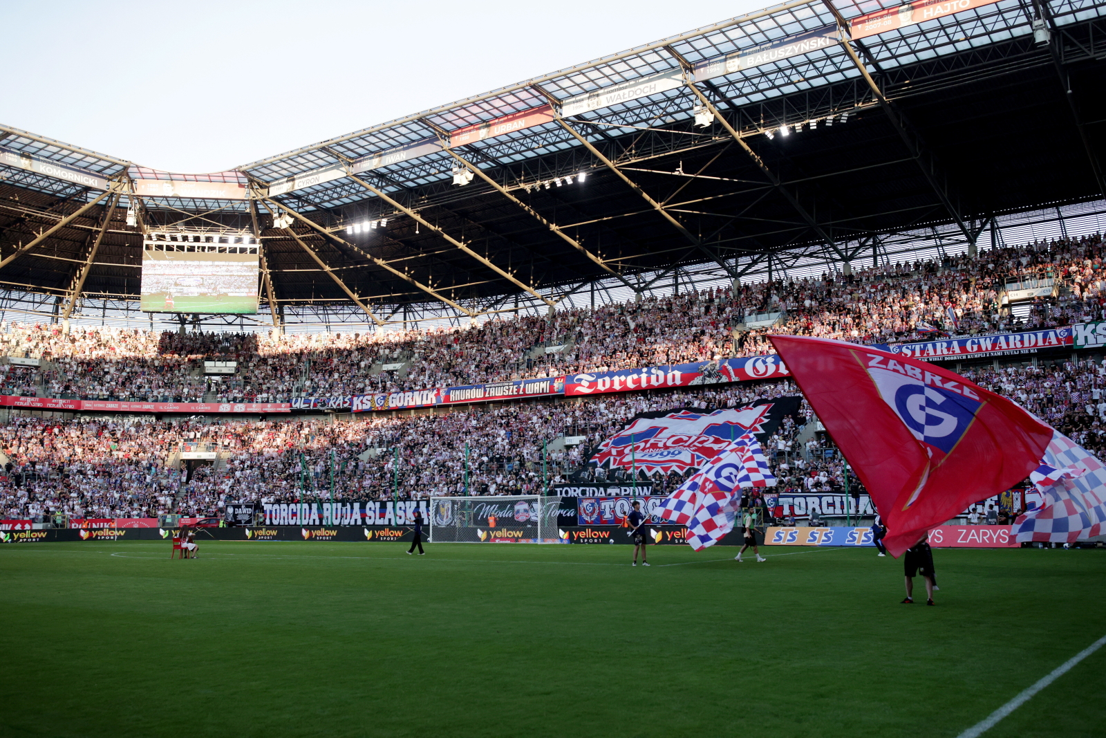 Zabrze united behind Górnik in historic clash with Fenerbahce