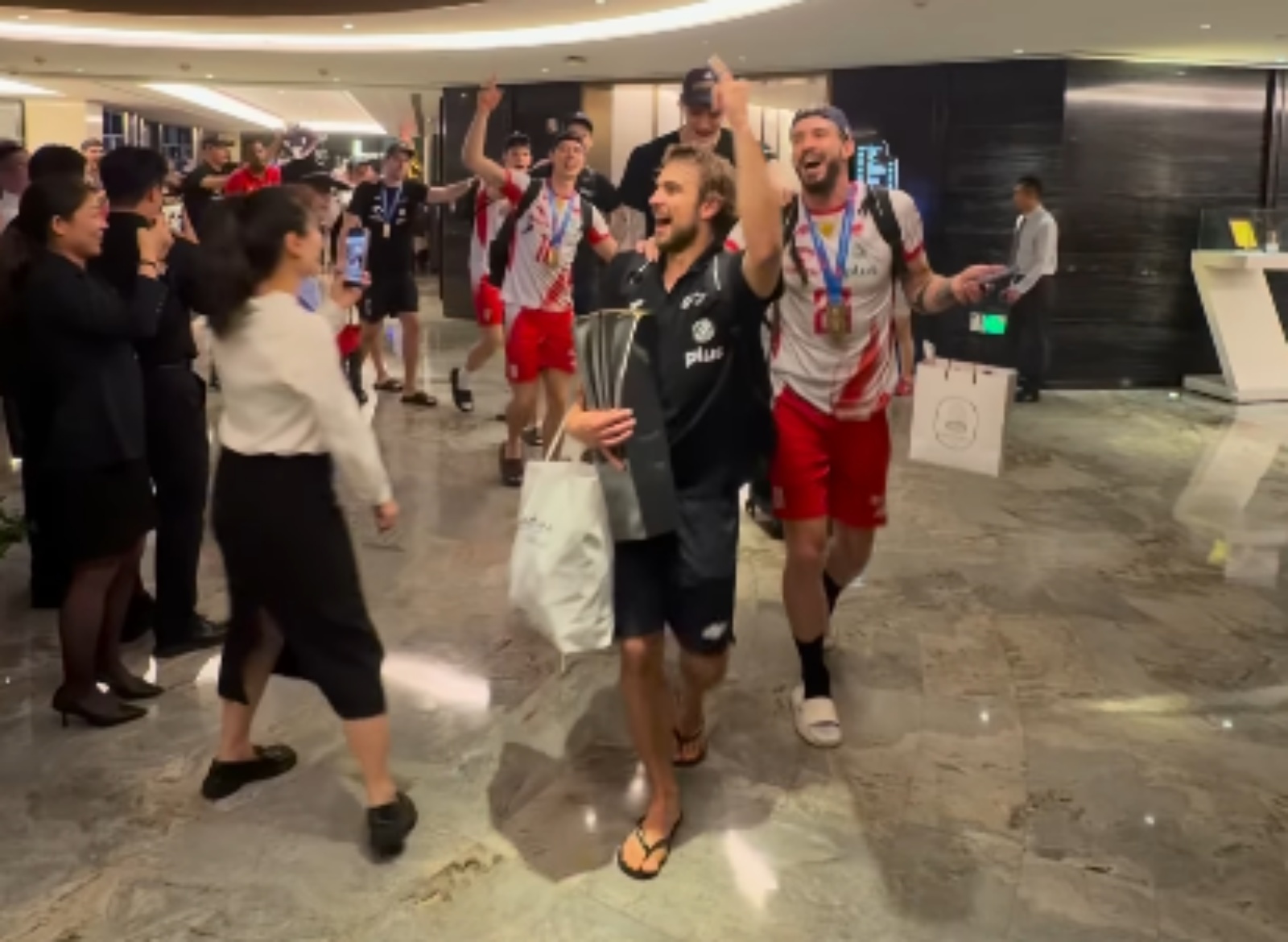 Polscy siatkarze zrobili show. Przy słynnym hicie celebrowali sukces