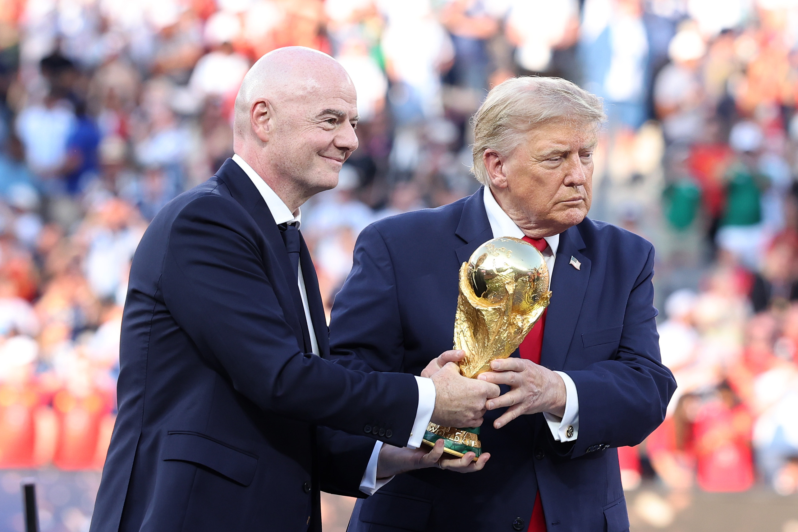 Sensacyjne wieści o Infantino. Szukał kontaktu z Trumpem. "Błaga Biały Dom"