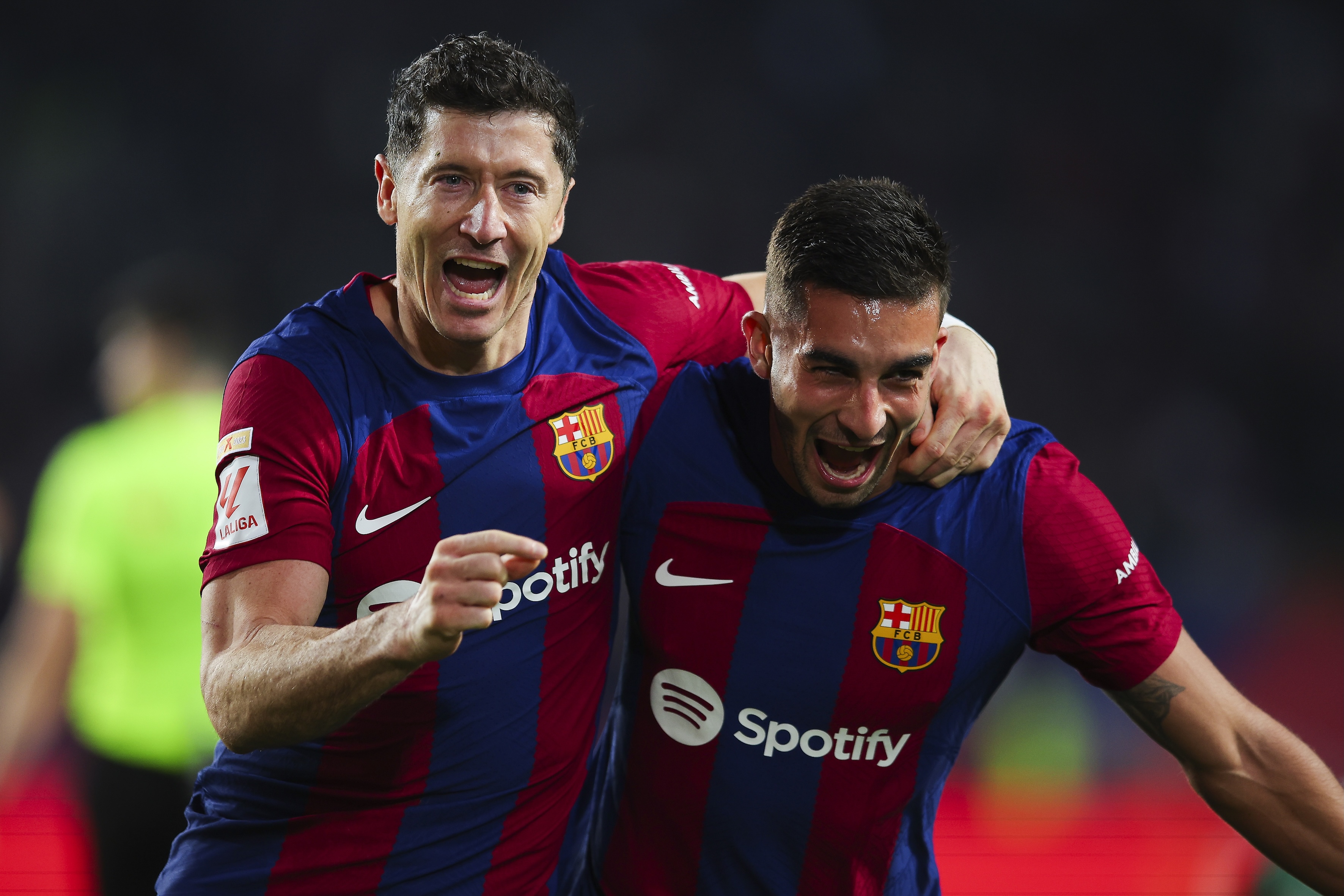Barca pożałuje odejścia Lewandowskiego? W klubie robi się nerwowo