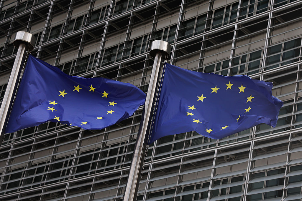 Komisja Europejska zatwierdziła zmiany. To świetne wieści dla polskich kibiców