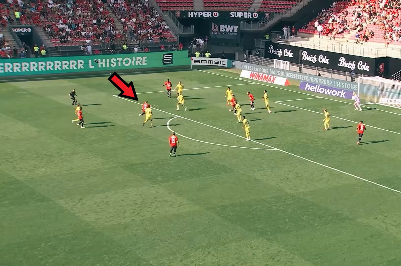 Polak zaskoczył zespół z Premier League. Gol po technicznym strzale [WIDEO]