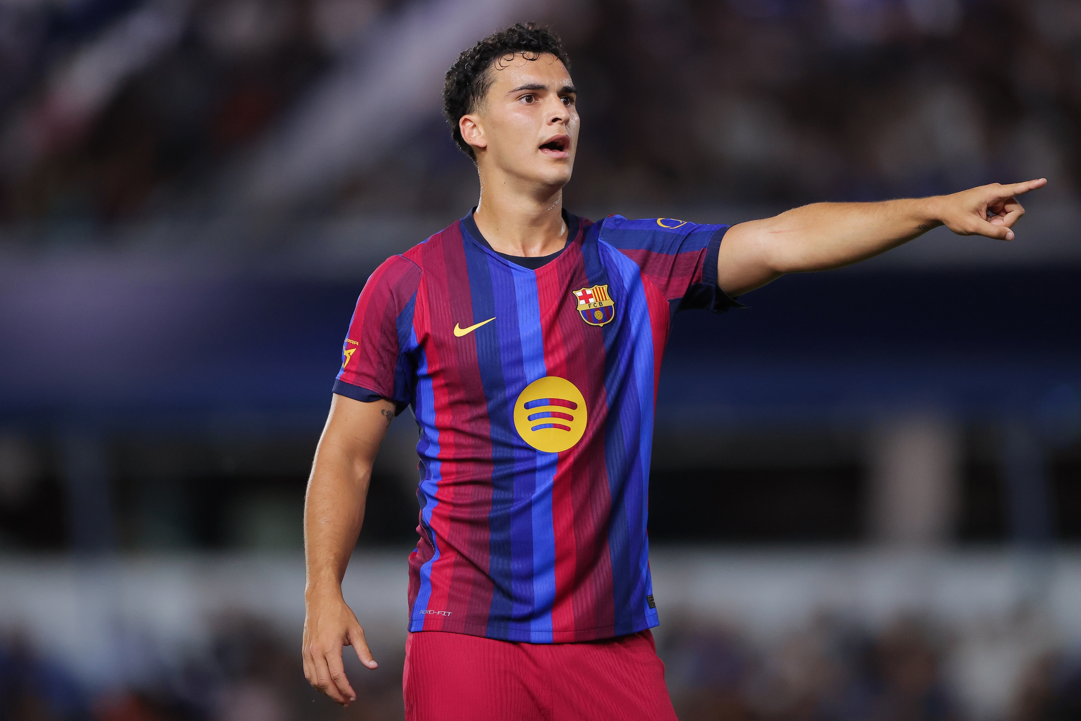 Niejasna przyszłość kolejnego obrońcy Barcelony. Trener zablokuje transfer?