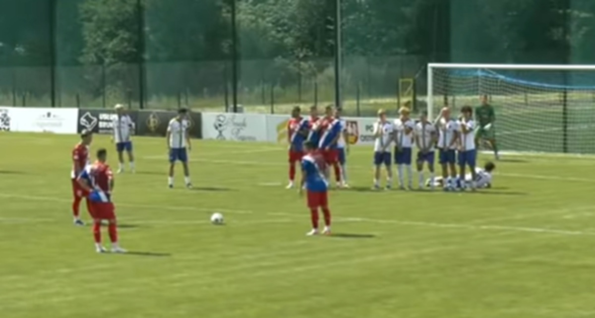 Znany piłkarz przypomniał o sobie kibicom. Doskonały gol w trzeciej lidze