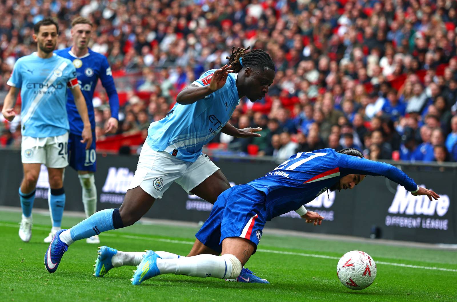 Manchesteru City zdecydował. Nowa umowa dla skrzydłowego