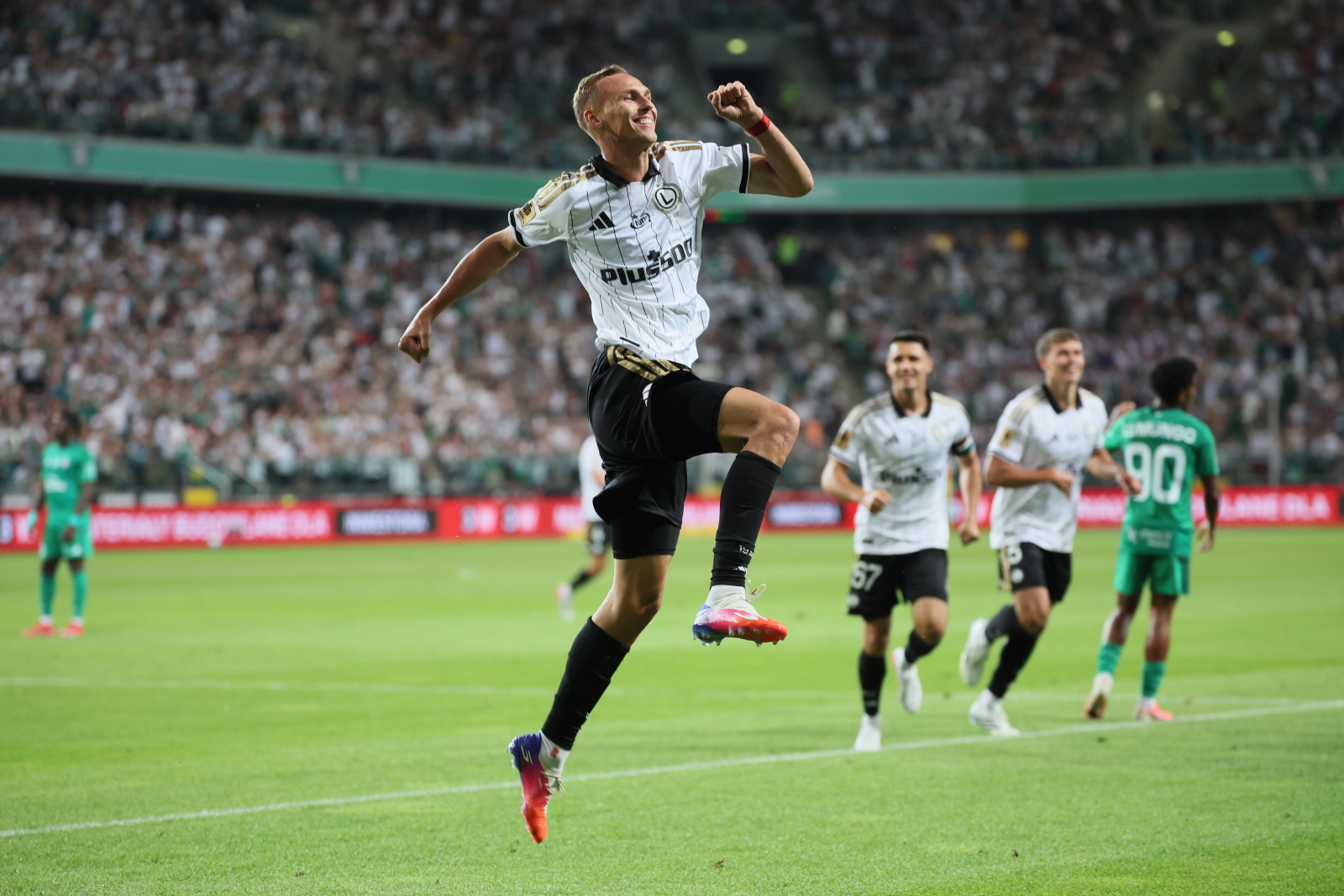 PKO Ekstraklasa: znamy sędziów na 5. kolejkę i hit Piast Gliwice - Legia Warszawa