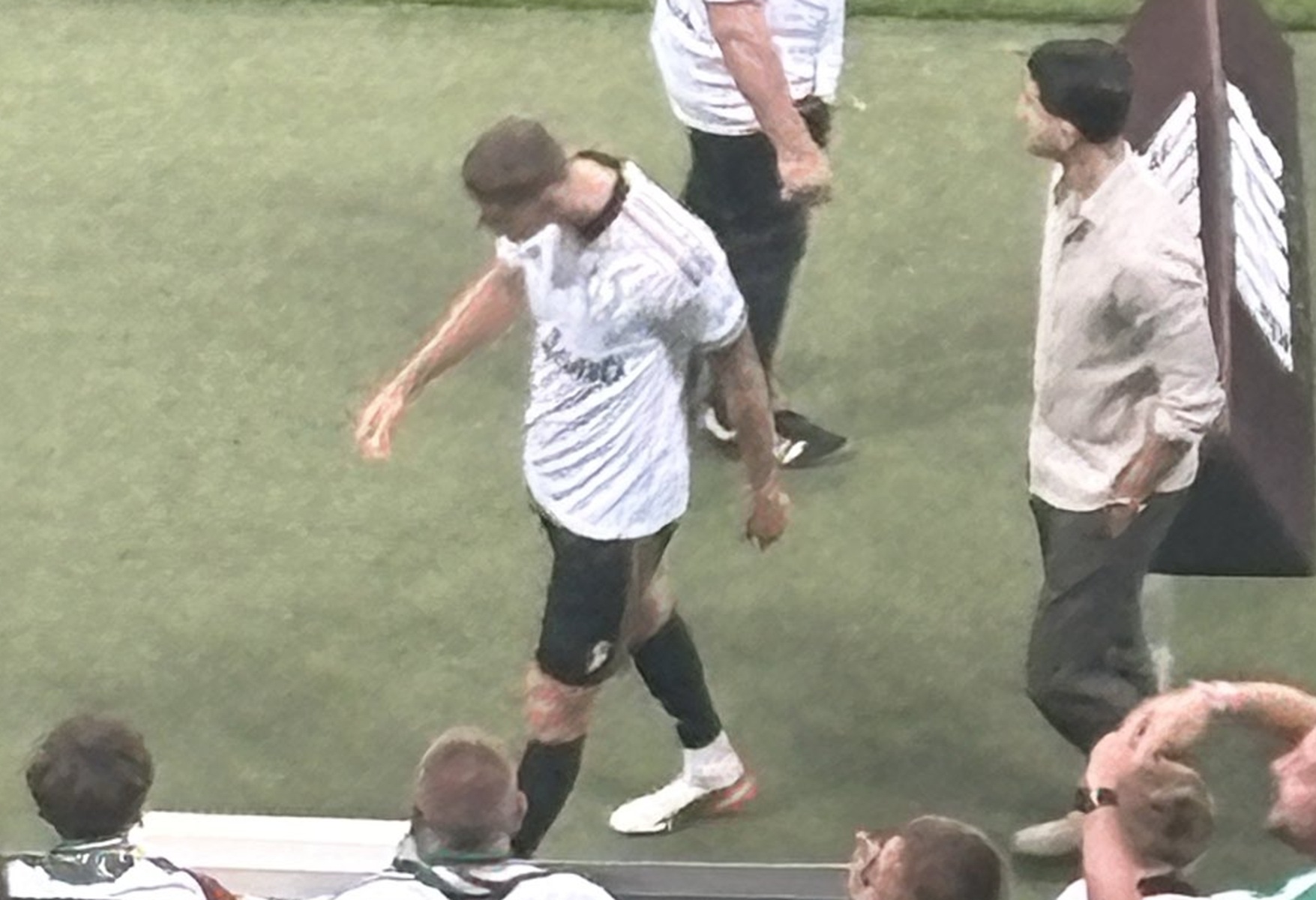 Legia wygrała 5:0. Nagrali, co po meczu robił Rajović