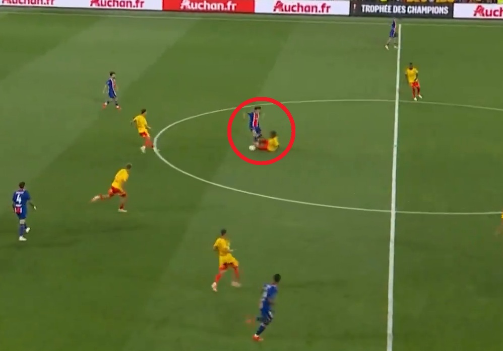 Boli od samego patrzenia. Brutalny faul na graczu PSG [WIDEO]