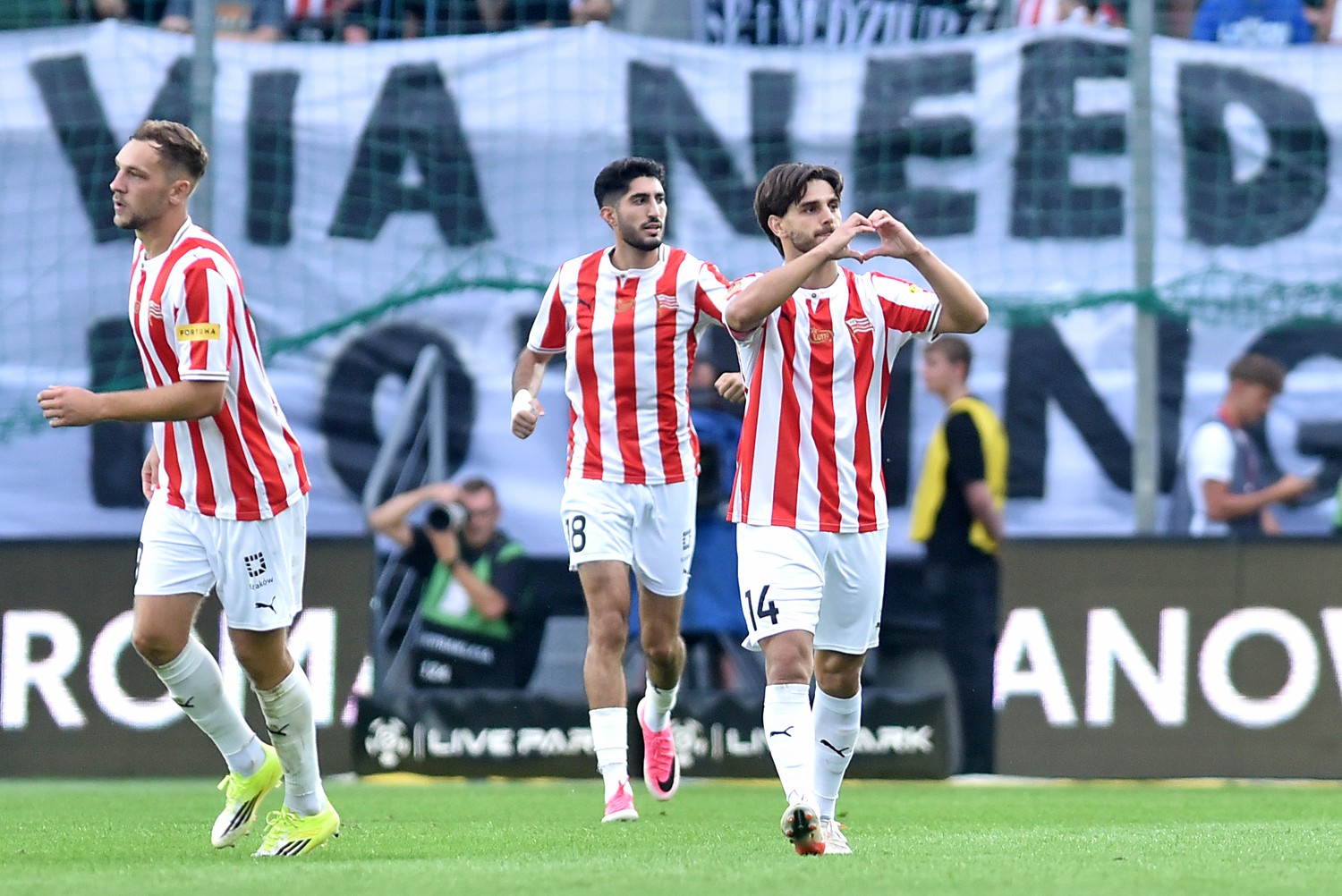 PKO Ekstraklasa. Gdzie oglądać mecz Cracovia - Wieczysta Kraków? Jaki kanał? O której?