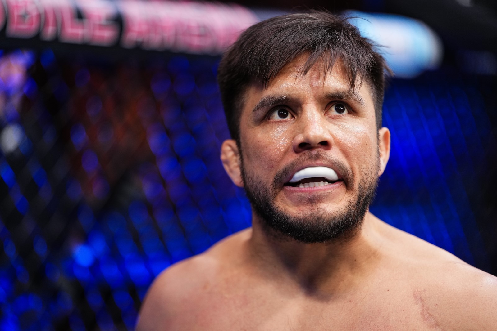 Były mistrz UFC zawalczy w boksie