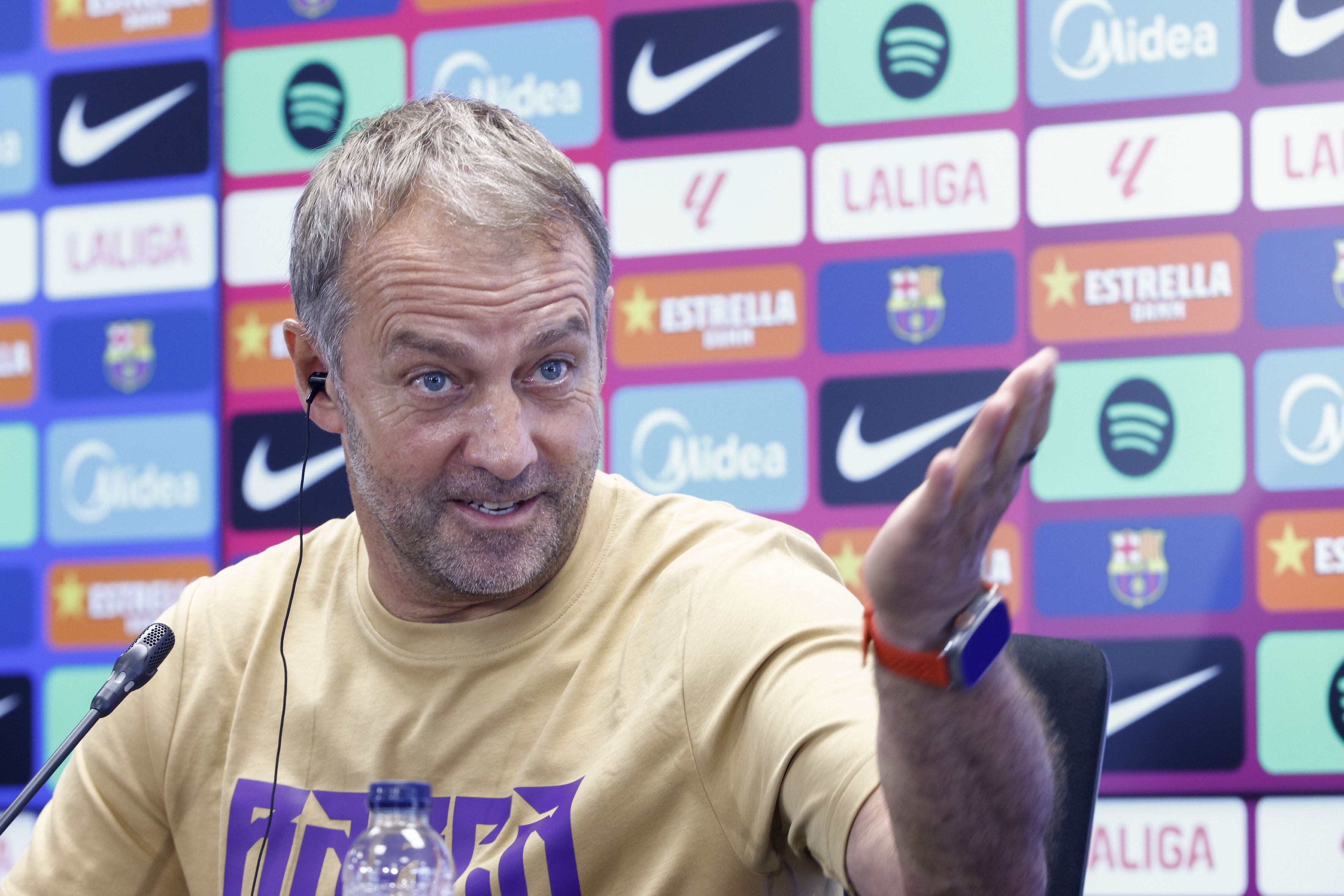 Koniec problemów Flicka. Deco dotrzymał słowa, Barca zagra w komplecie