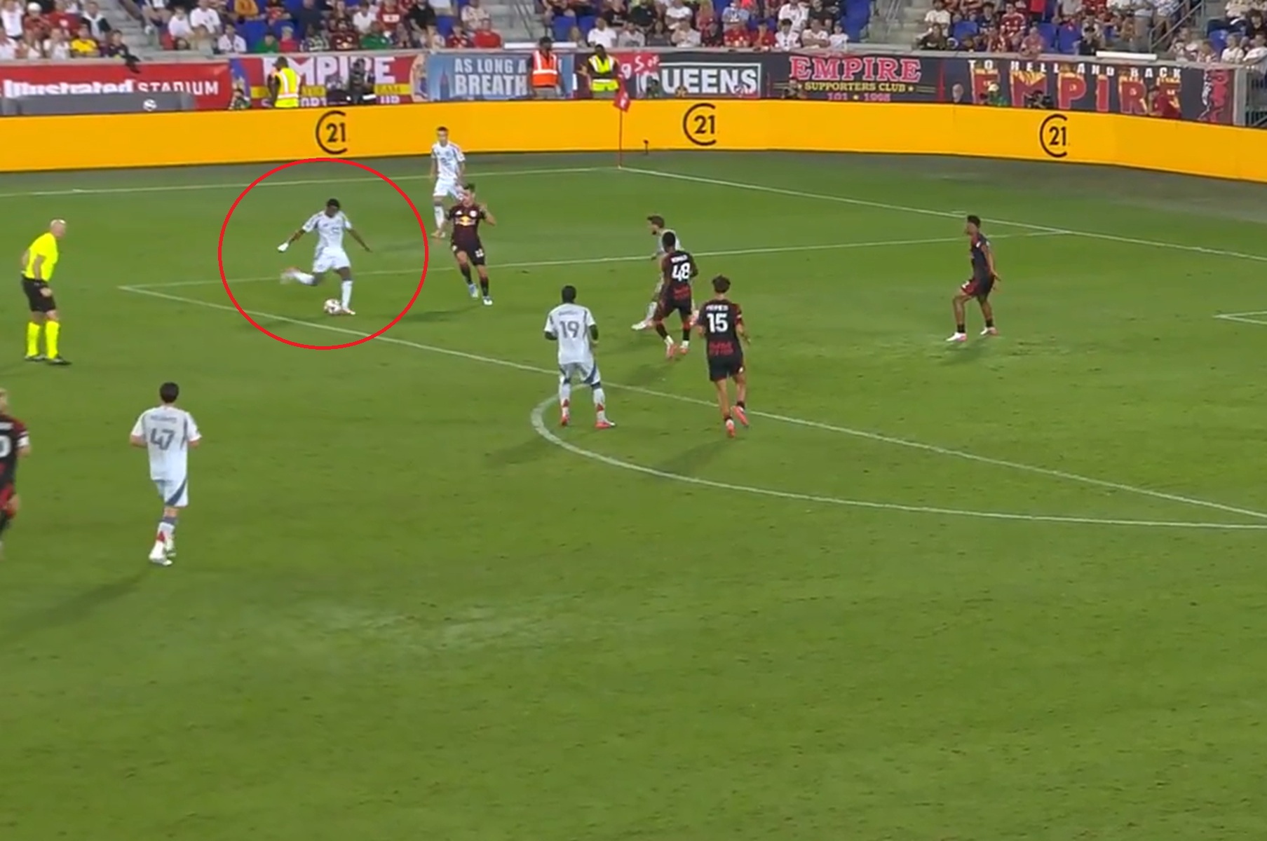 Kapitalny gol dla Chicago Fire. Lewandowski przyglądał się z ławki