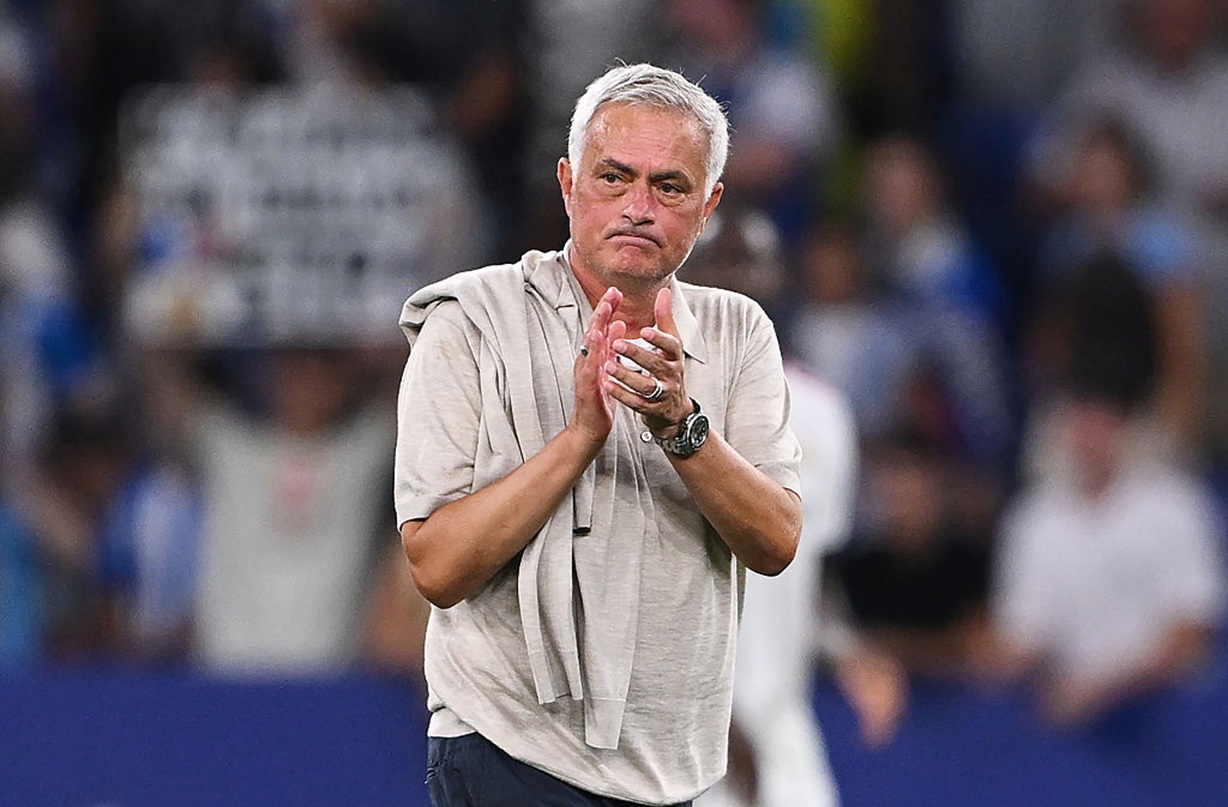 Kibice wybuczeli piłkarzy Realu. Mourinho zabrał głos