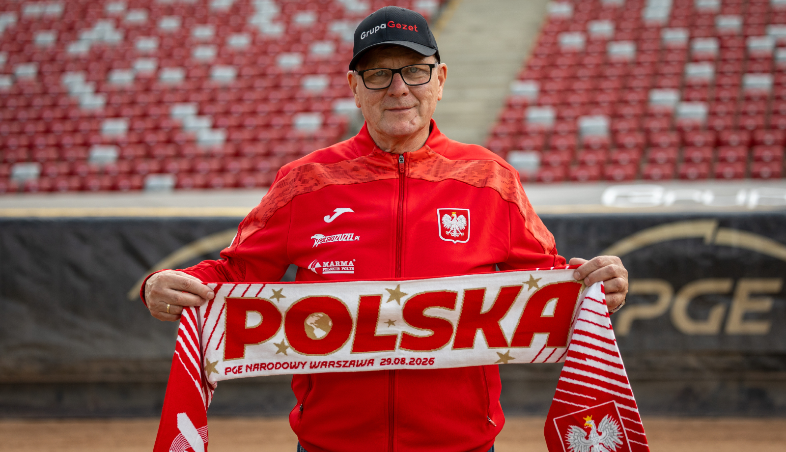 Zabierz biało-czerwony szalik na żużel na PGE Narodowym