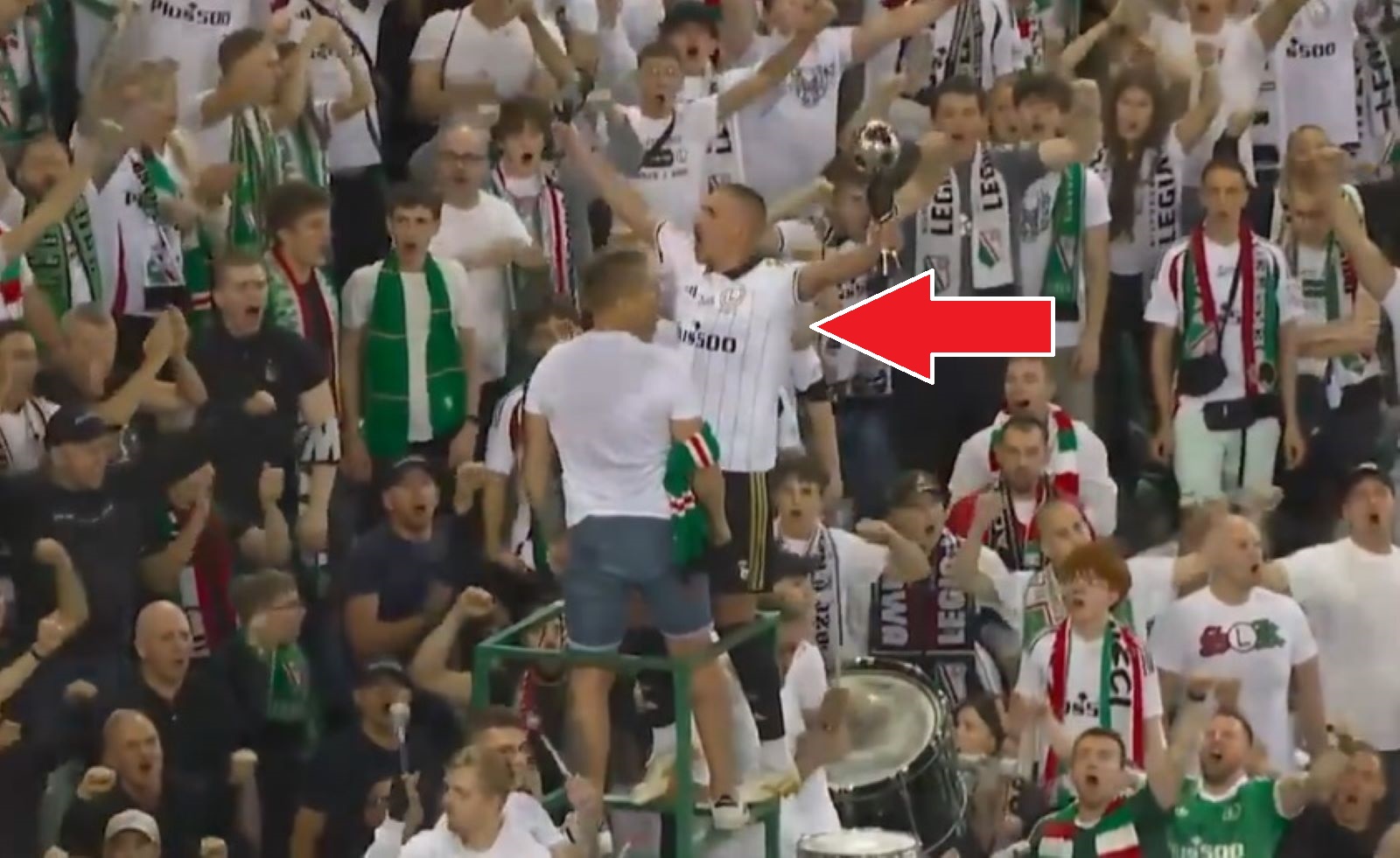 Jędrzejczyk wszedł do "gniazda". Tak podziękowali mu kibice Legii