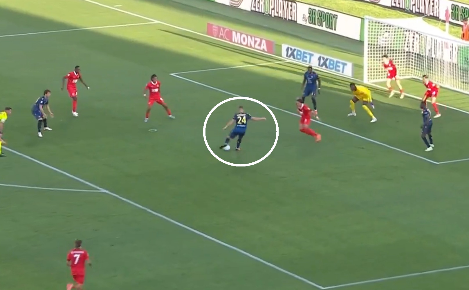 Zachował spokój w polu karnym. Kadrowicz trafił w Serie A [WIDEO]