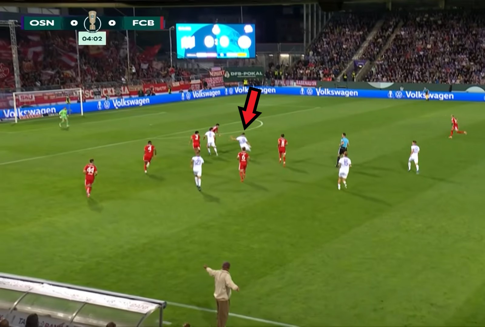 "Strzał życia". Bramkarz Bayernu tylko patrzył [WIDEO]