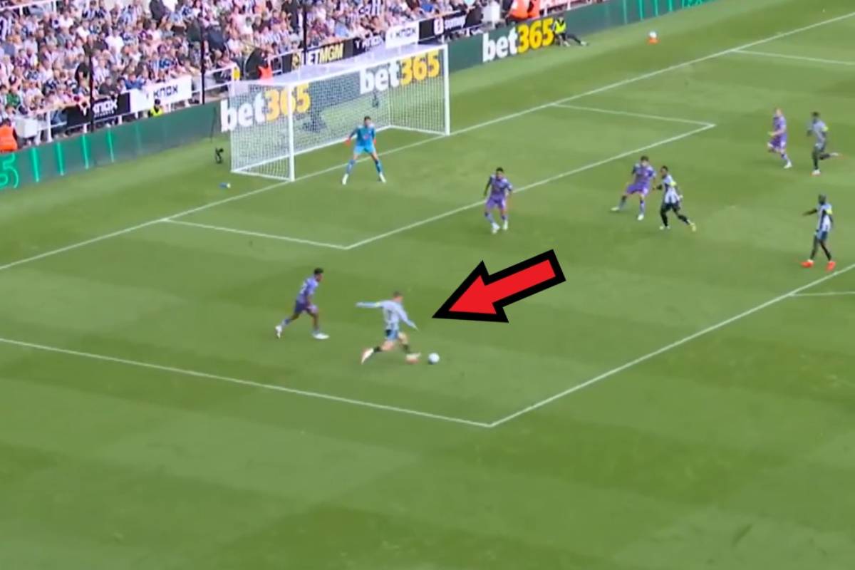 Piękny gol w Premier League. Świetnie to podkręcił [WIDEO]