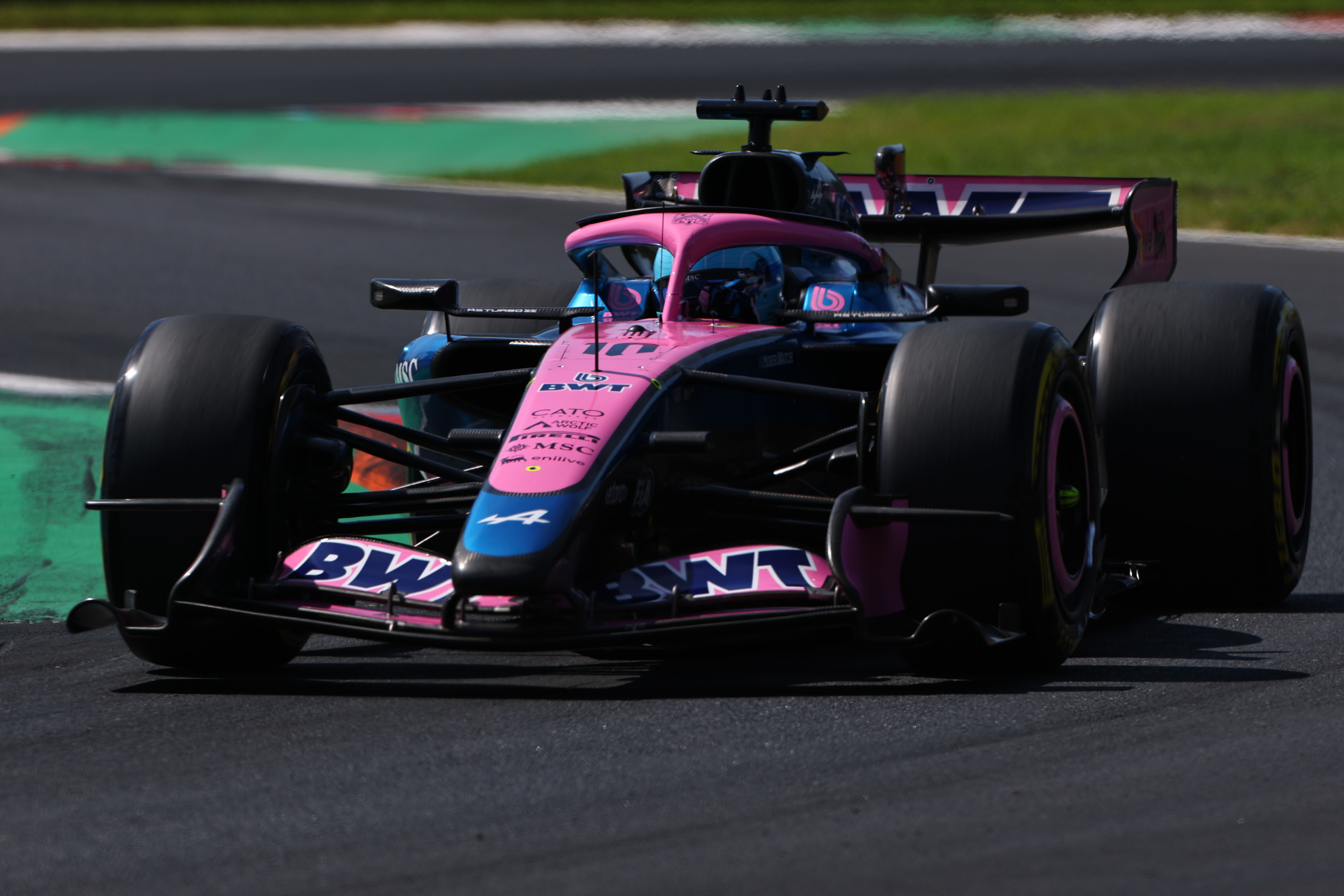 Sensacja w kwalifikacjach F1. Mercedes i Ferrari pokonane