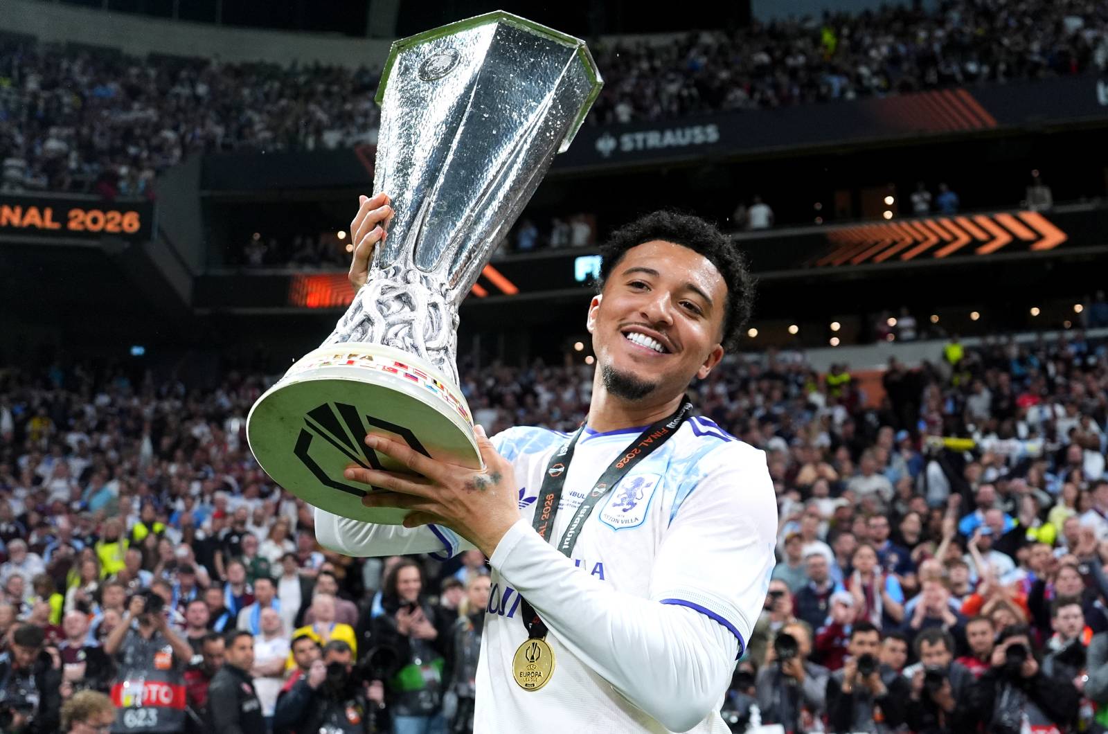 Nie ma klubu od lipca. Chcą go dwa kluby Premier League i Borussia