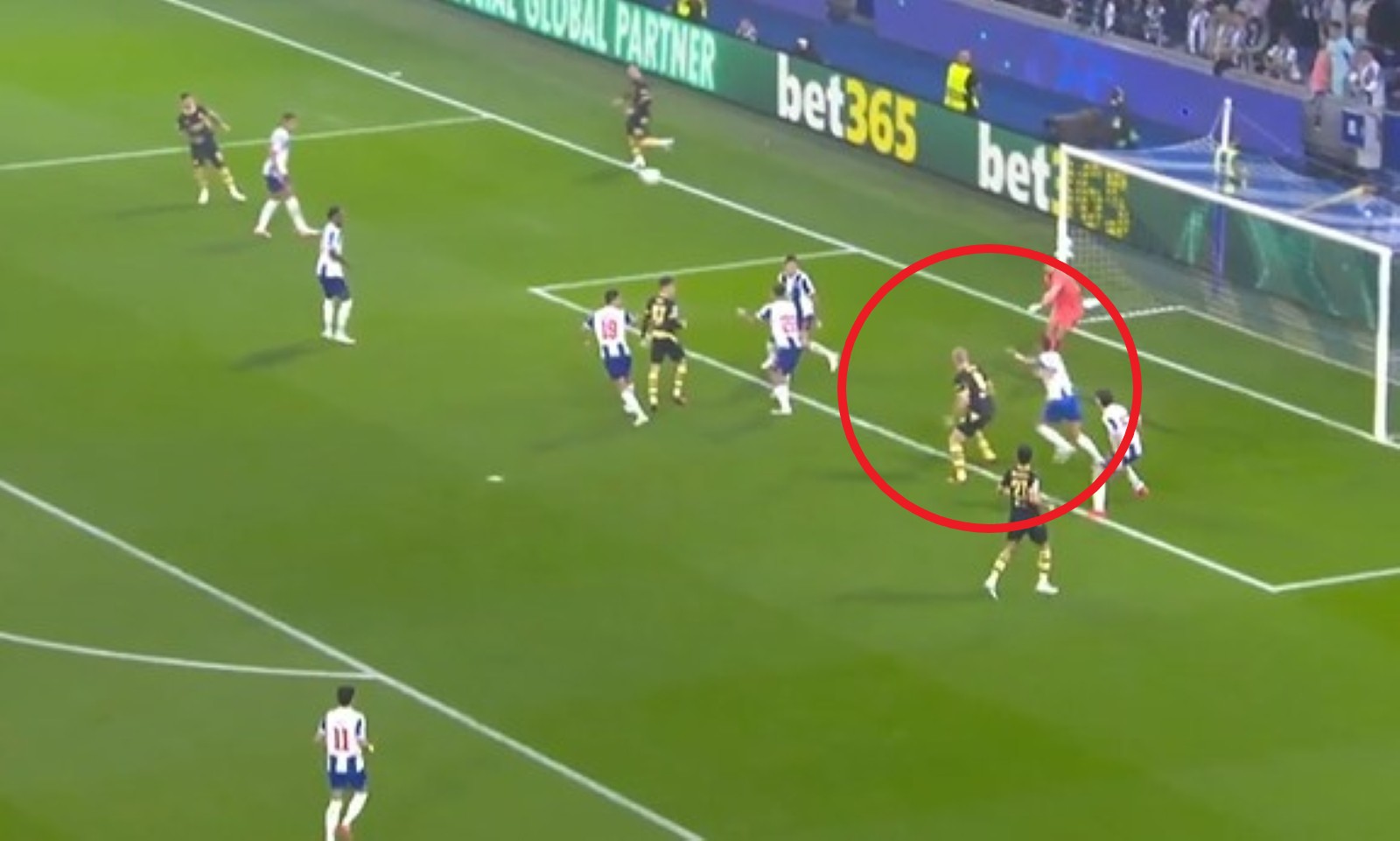 Kiwior nie dał rady. Haaland skarcił FC Porto [wideo]