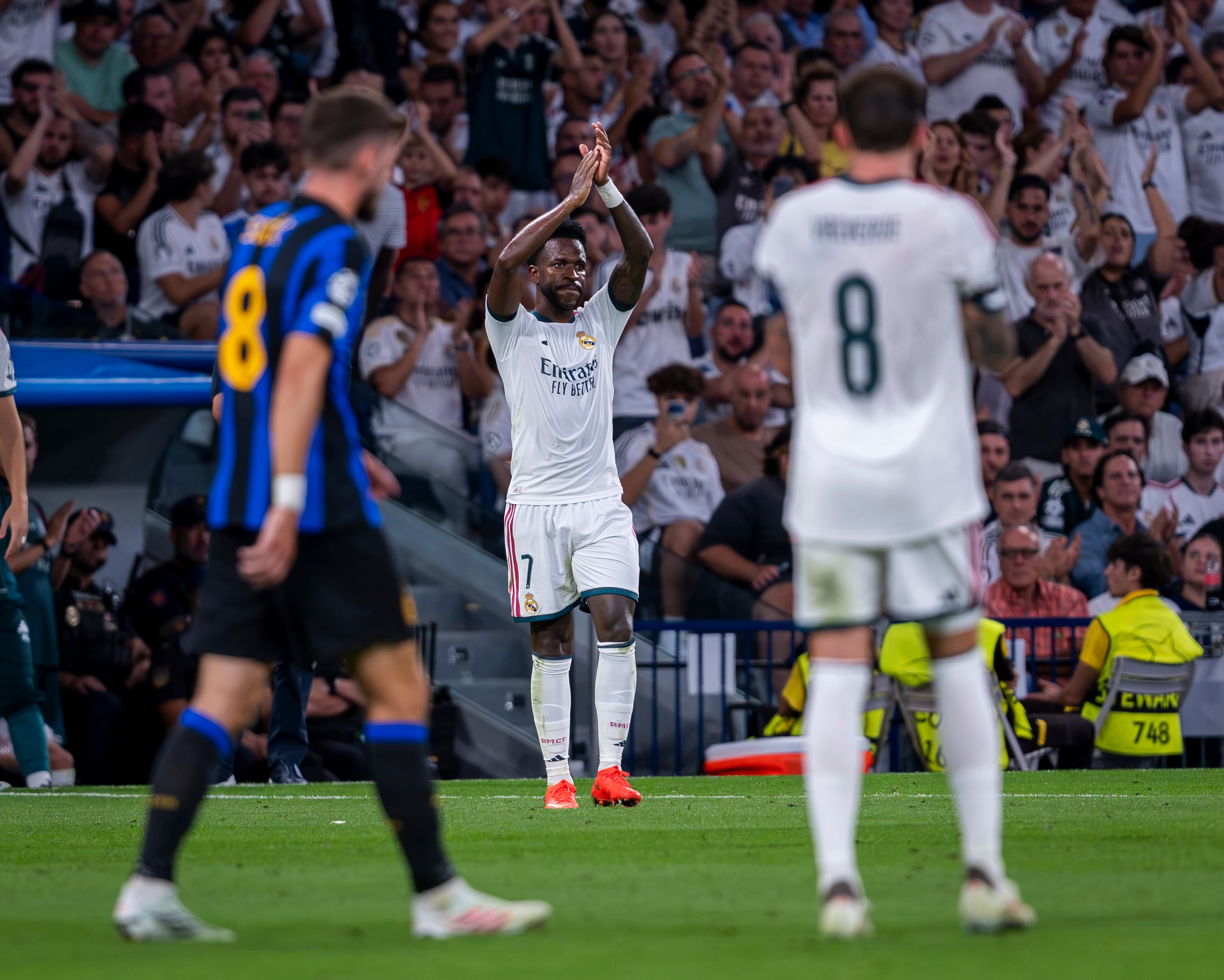 Bernabeu traci cierpliwość do Viniciusa. Brazylijczyk pożegnany gwizdami