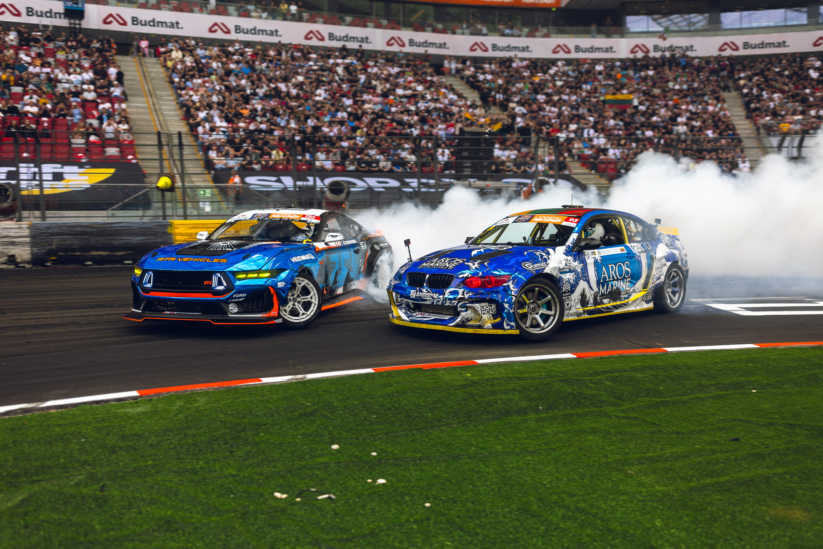 Polacy z szansą na historyczny sukces. Komplet publiczności podczas Red Bull Drift Masters Grand Finale na PGE Narodowym