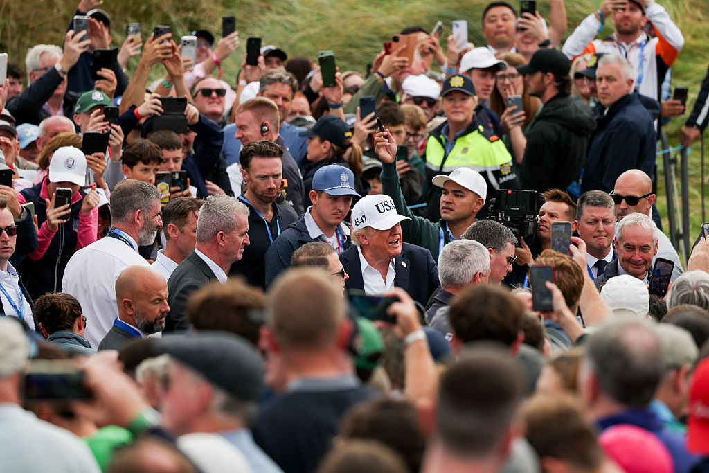Dowiedzieli się, iż przyleci Trump. Czekało go niemiłe powitanie