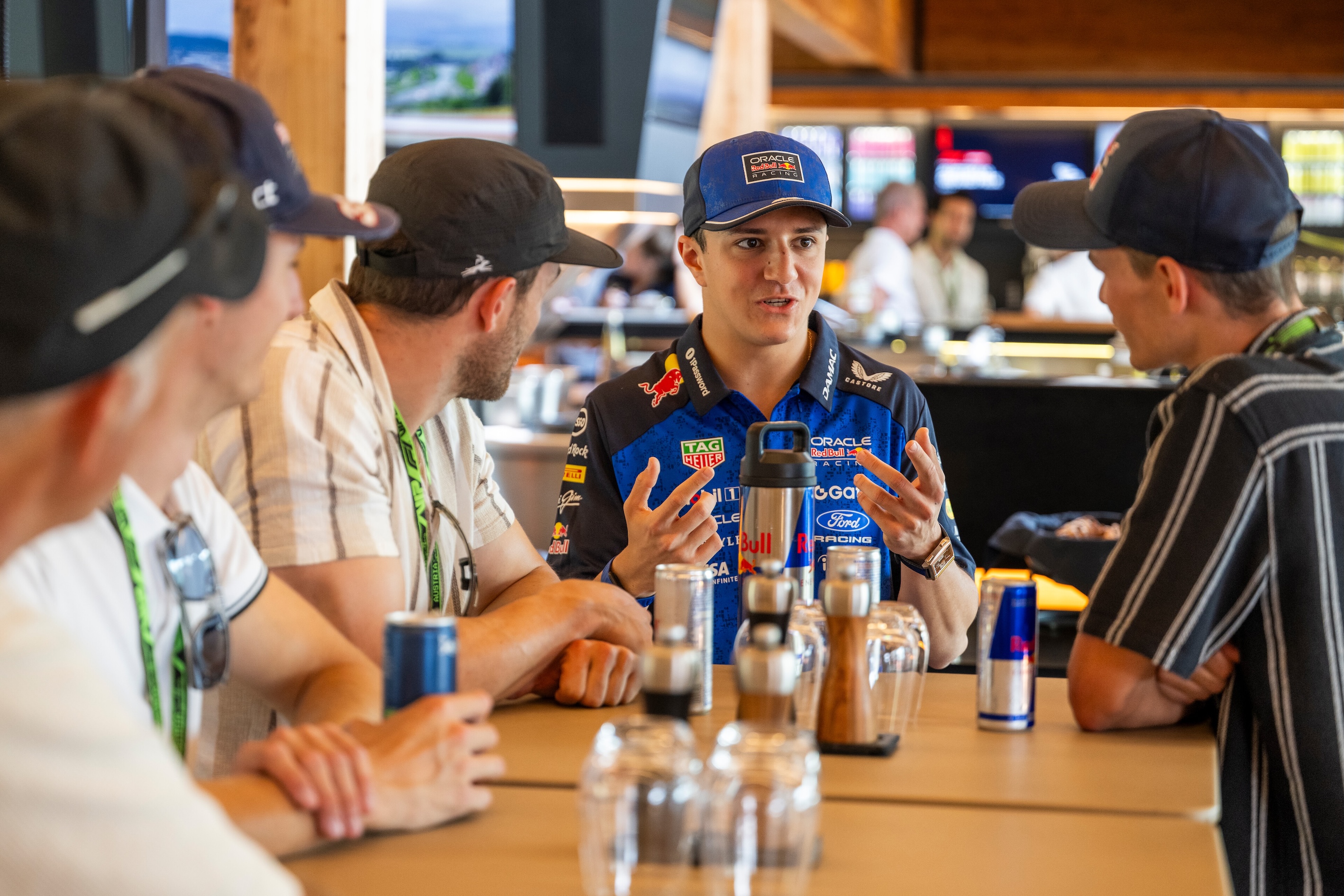 Co ukrywa Red Bull? Przedłużająca się kontuzja kierowcy F1