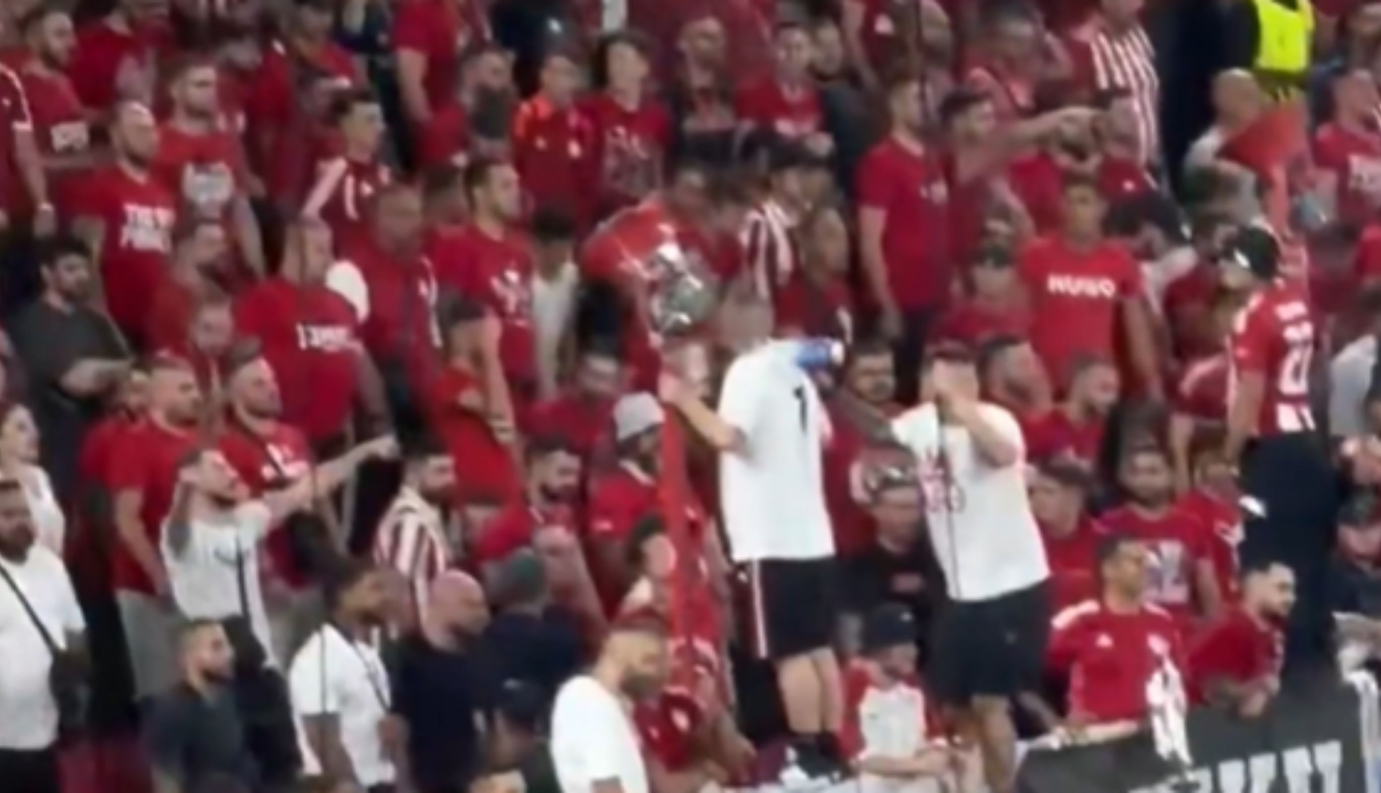 Nagranie obiega sieć. Pokazali fanów Olympiakosu na meczu z Jagiellonią