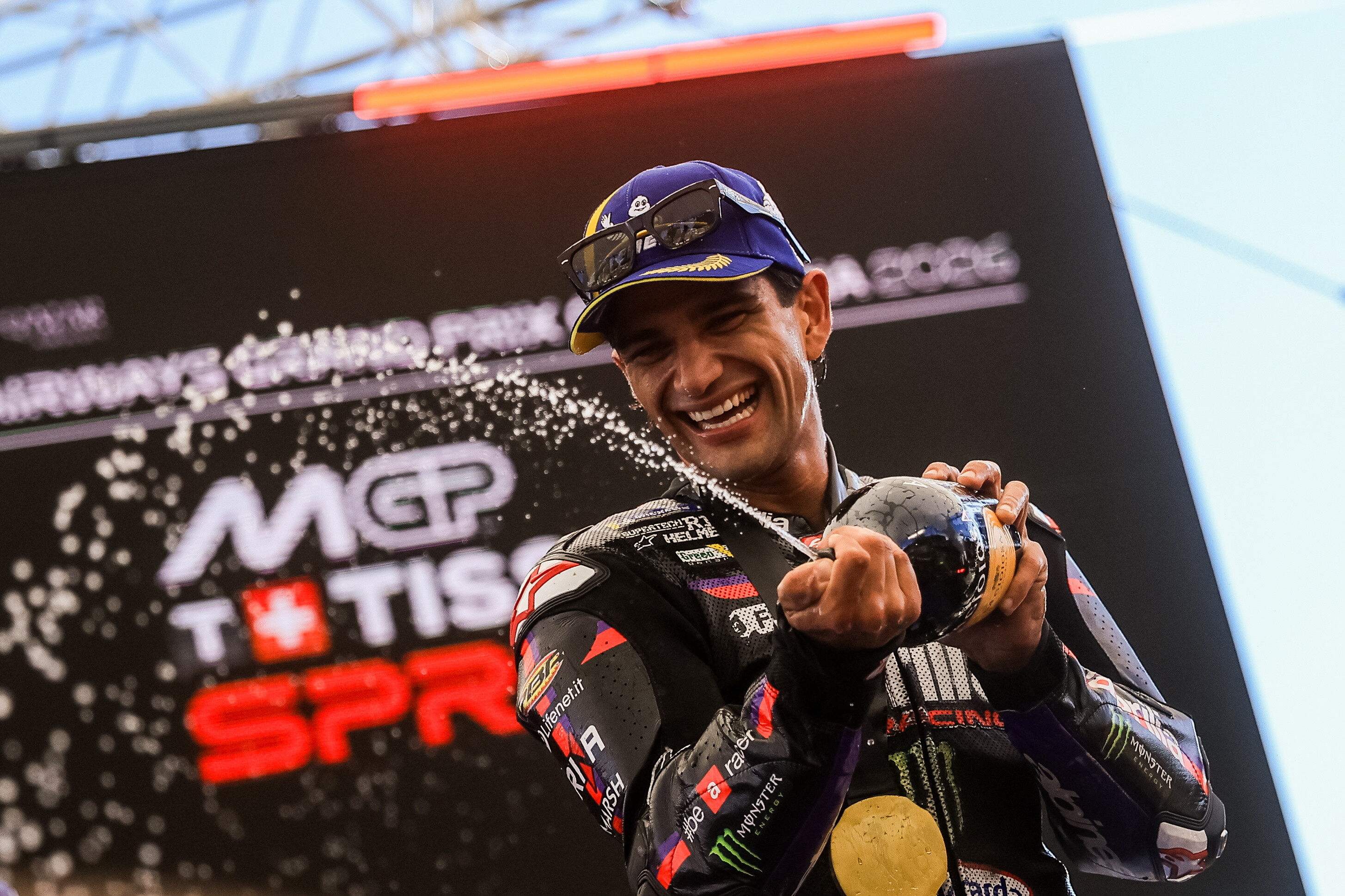 Zmiana lidera w mistrzostwach świata. Kosztowny upadek w sprincie MotoGP