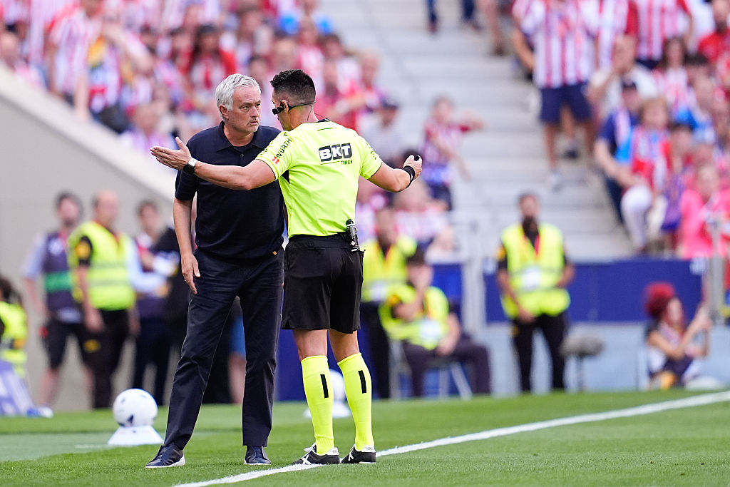 Mourinho wściekły na sędziego. "Mogliśmy sobie darować"