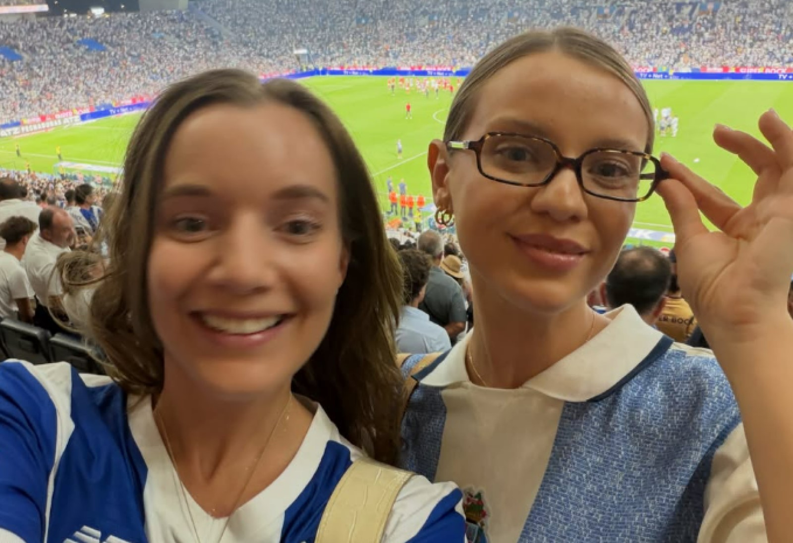 Ale numer. Tylko spójrz, gdzie wybrała się Sanah