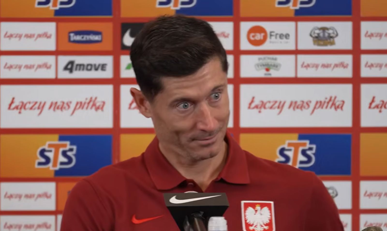 Nietypowy początek konferencji. Dziennikarz przeprosił "Lewego"