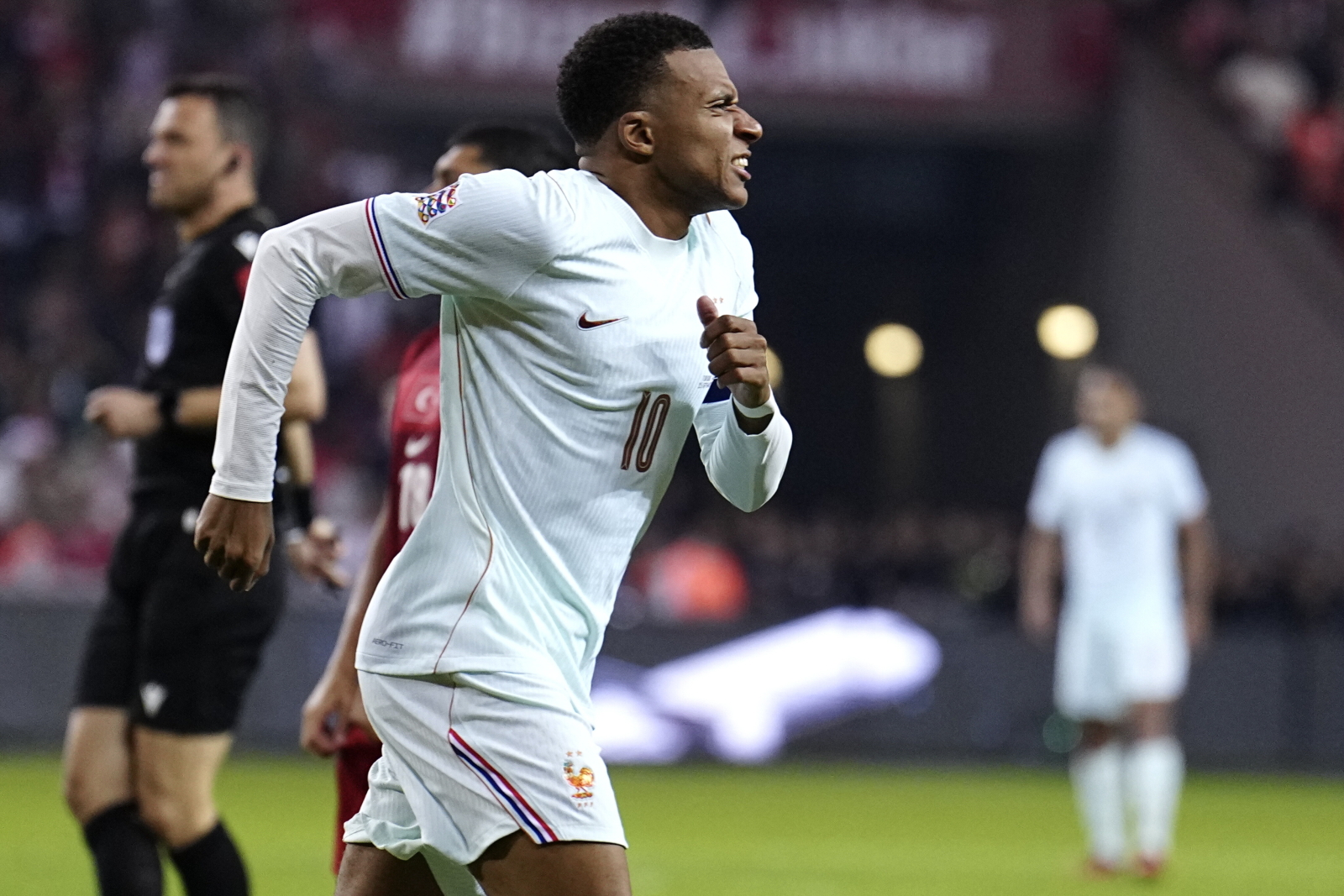 Udany debiut Zidane'a. Wygrana Francji w cieniu kontuzji Mbappe