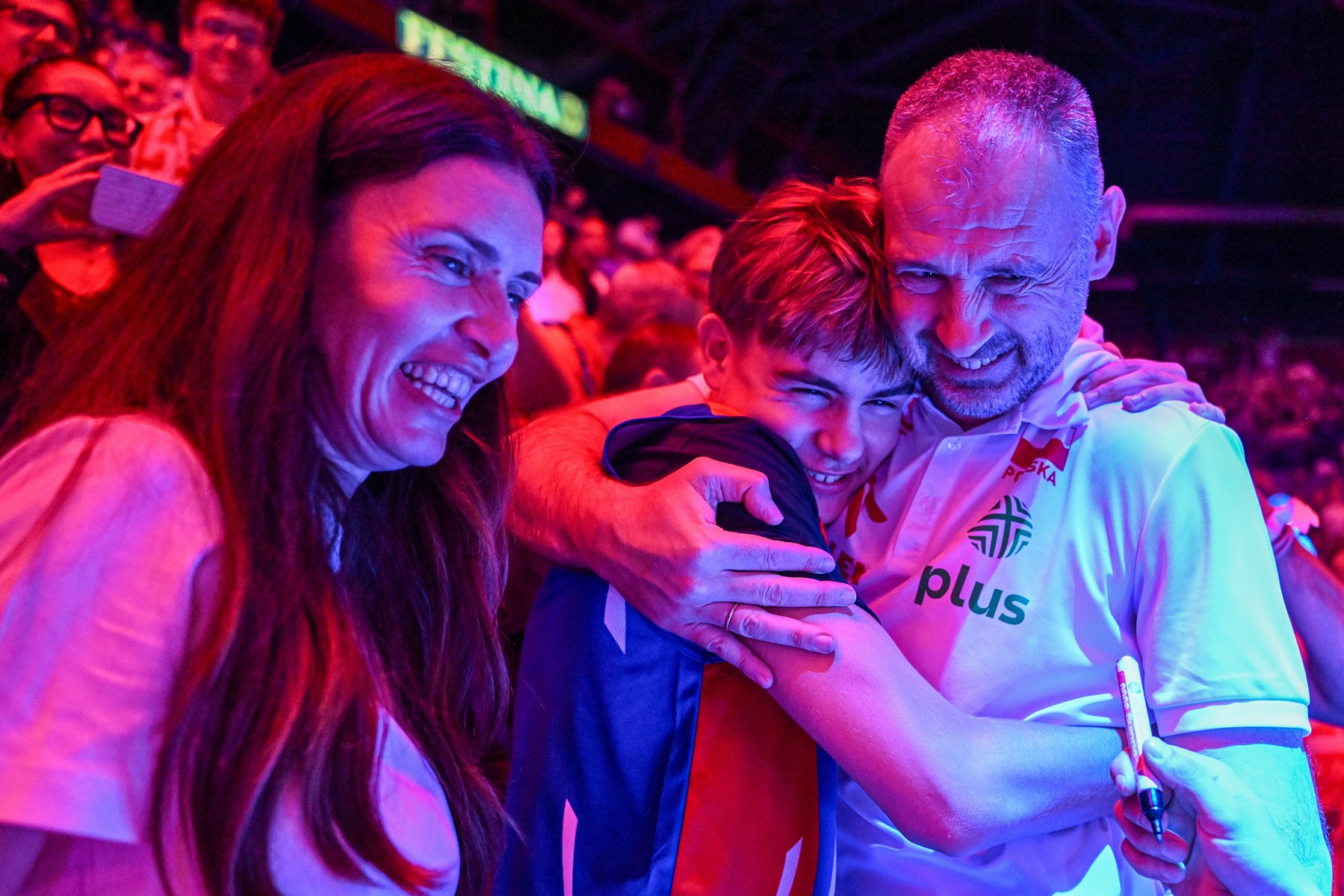 Grbić od razu poszedł na trybuny. Wiadomo, z kim się tam wyściskał