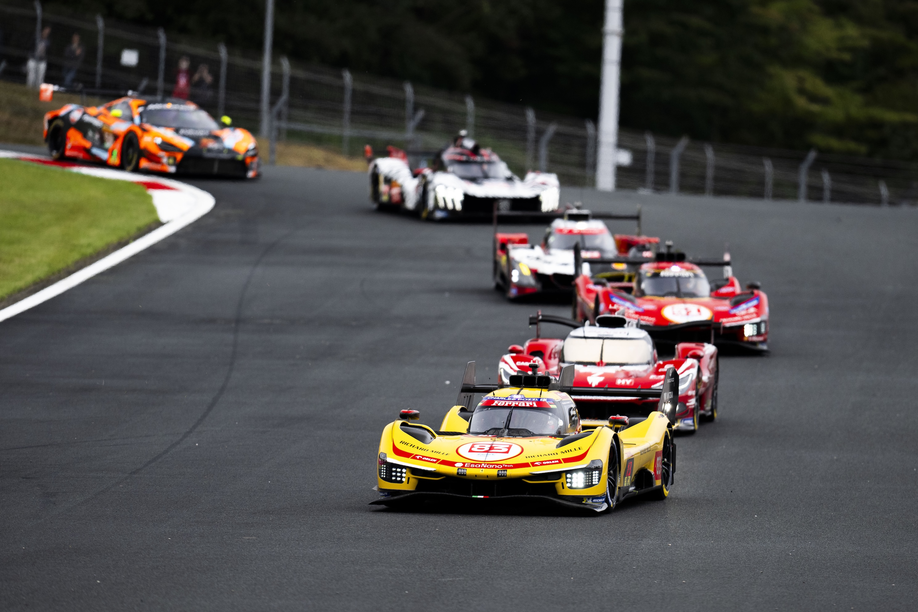 Katastrofa Kubicy i Ferrari w Japonii. choćby nie włączyli się do walki