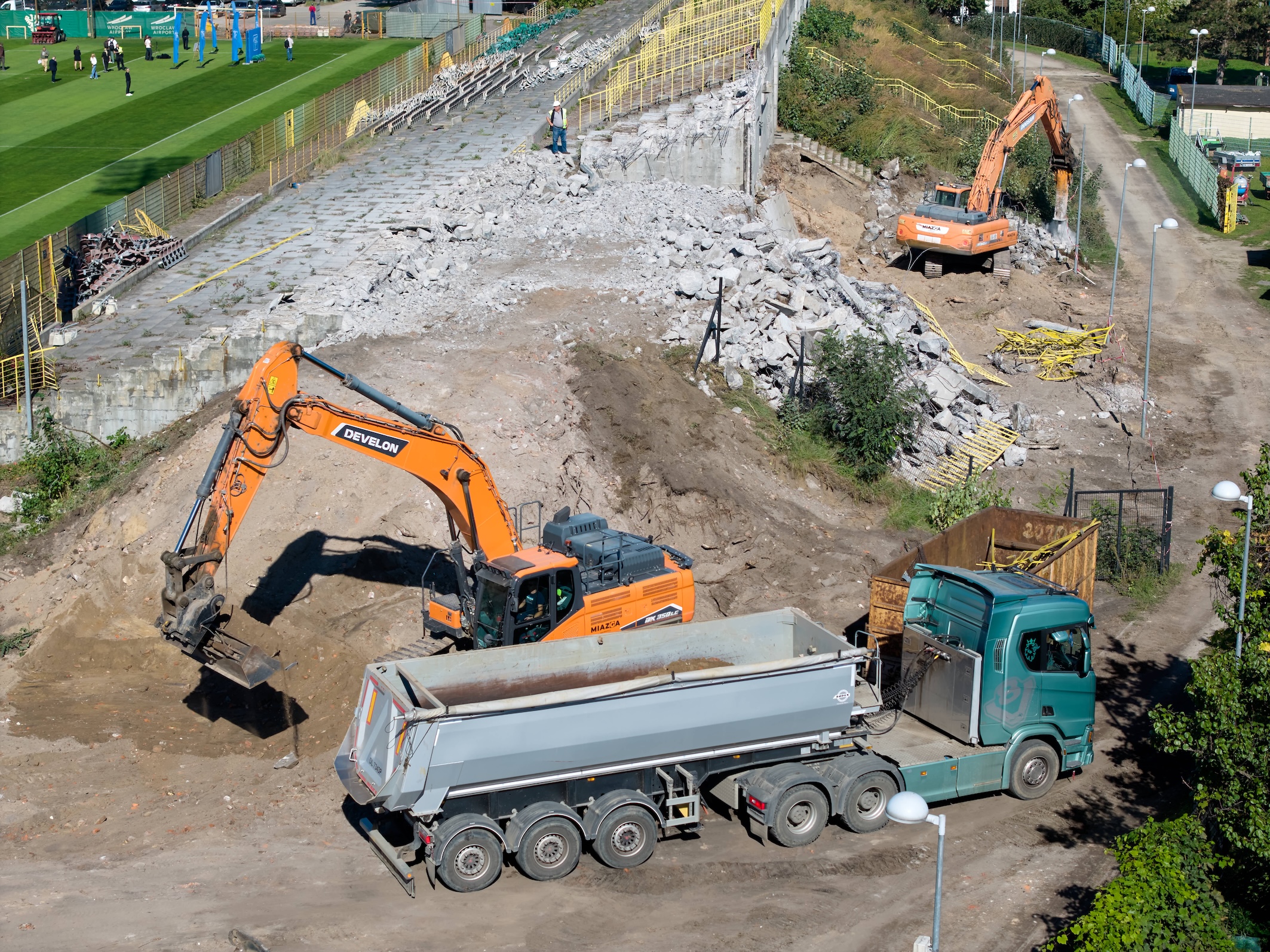 Znikają trybuny na kultowym polskim stadionie. Krzesełka trafią do innych klubów