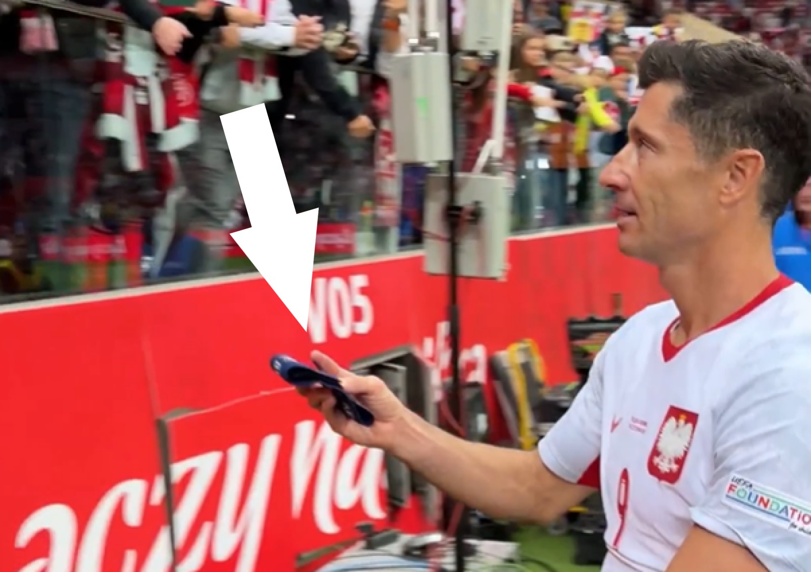 Piękny gest. Oto, co zrobił Lewandowski po meczu