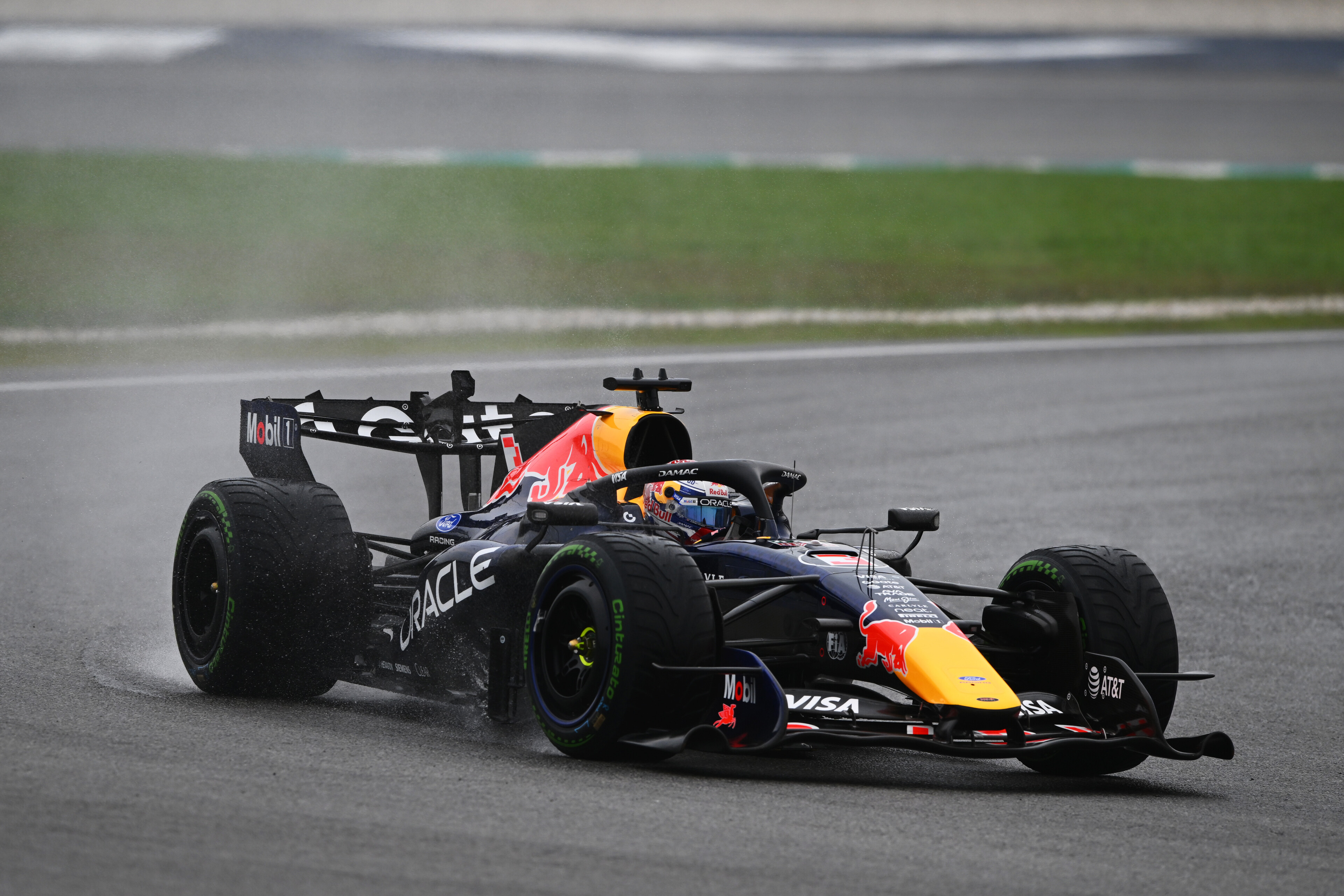 Rain paralyzes Malaysia GP: chaos, Russell's drama, Verstappen's triumph
