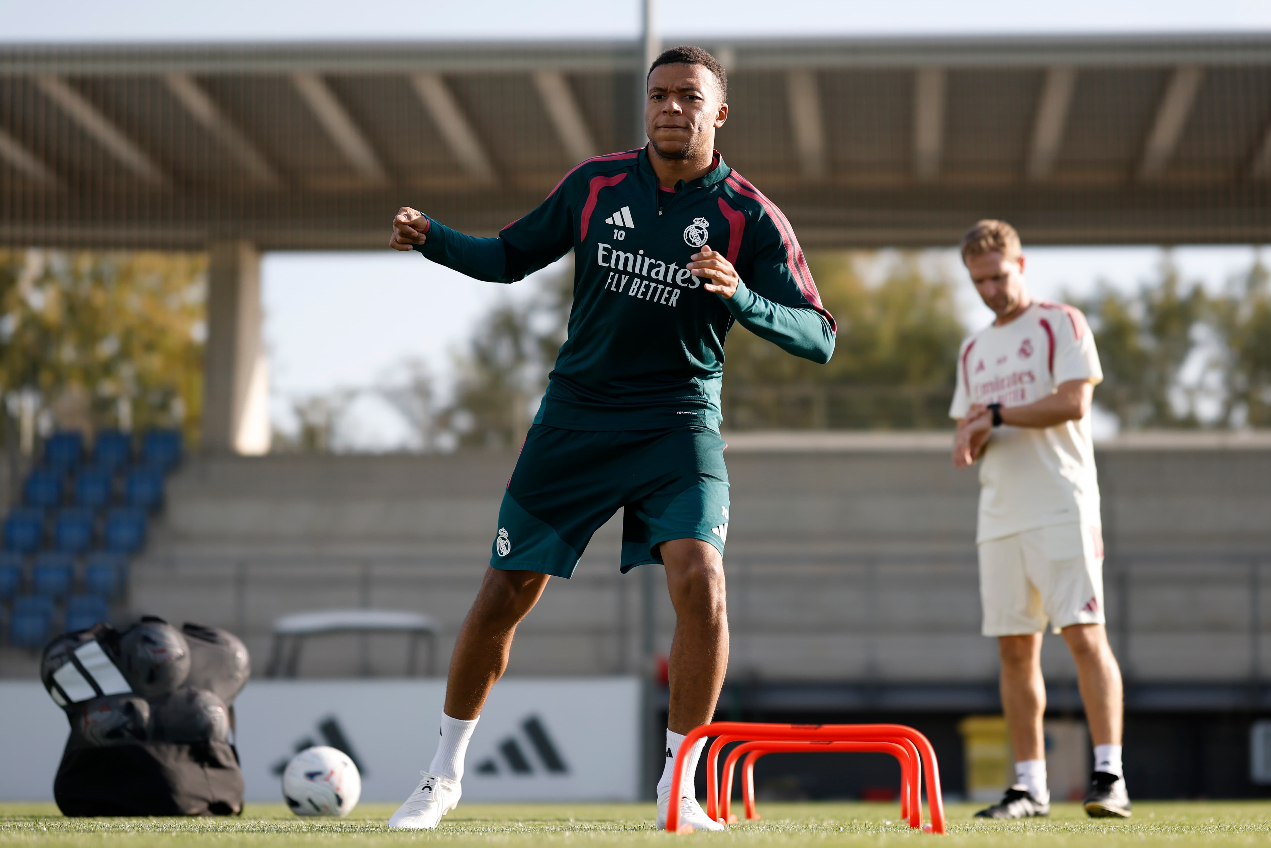 Mourinho miał ostro zrugać Mbappe. "Na zewnątrz będę cię bronił, tutaj nie"
