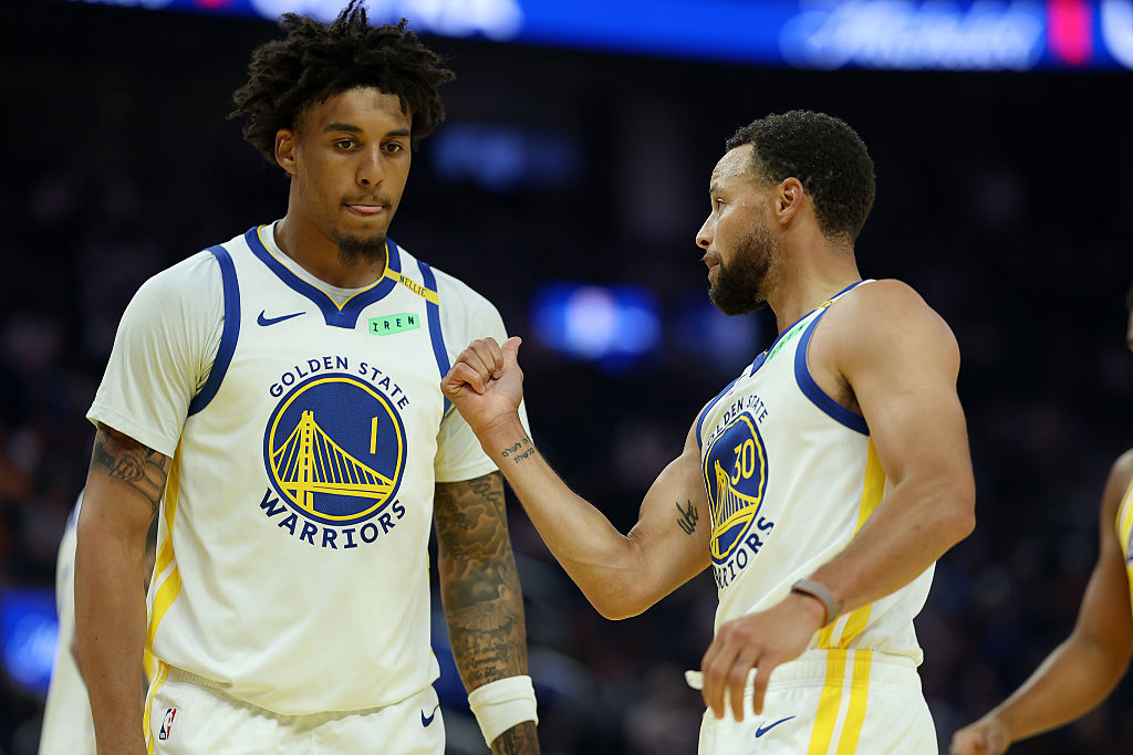 Przed nim debiut w NBA. Już teraz błyszczy u boku Curry'ego