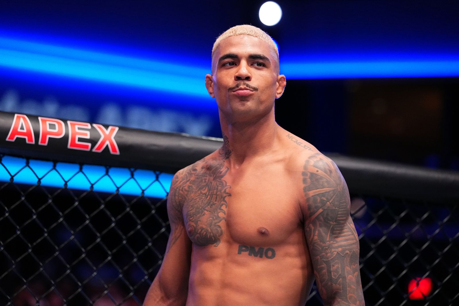 Asystent szefa UFC zdobył kontrakt z UFC. Niesamowita historia w oktagonie