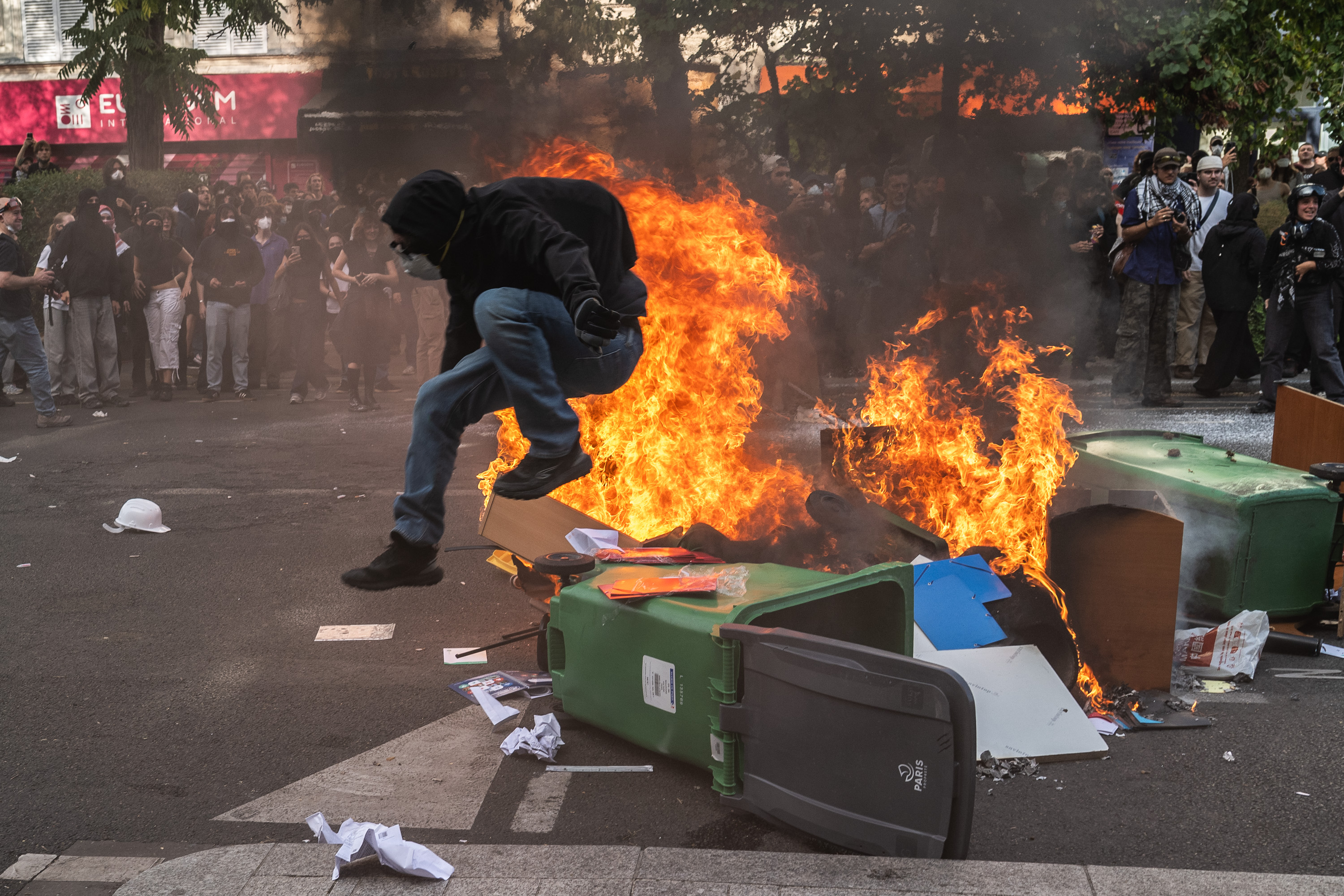Francja w ogniu protestów. Gwiazdor NBA nie wytrzymał