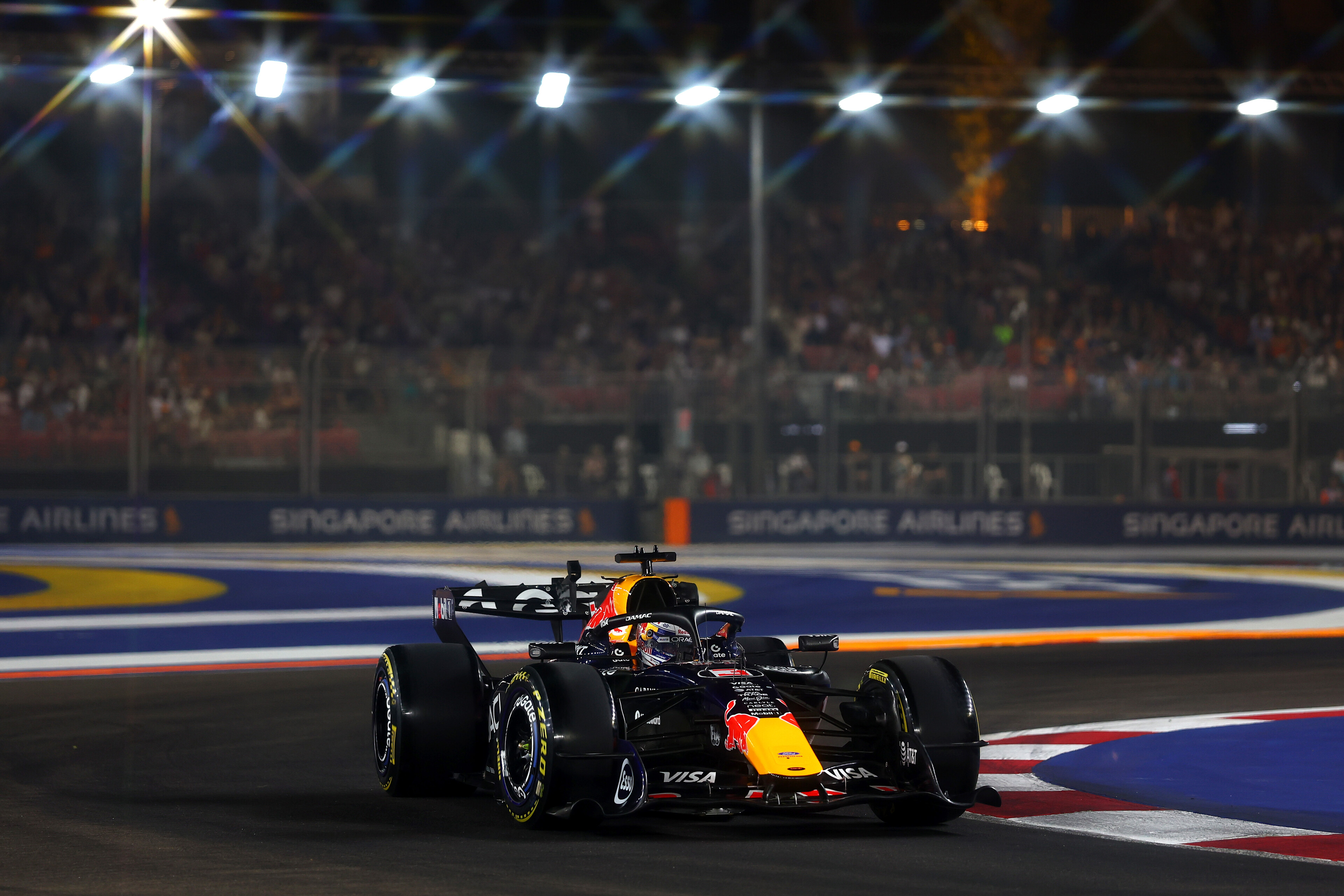 Verstappen znów poza zasięgiem rywali w F1. Mercedes w tarapatach
